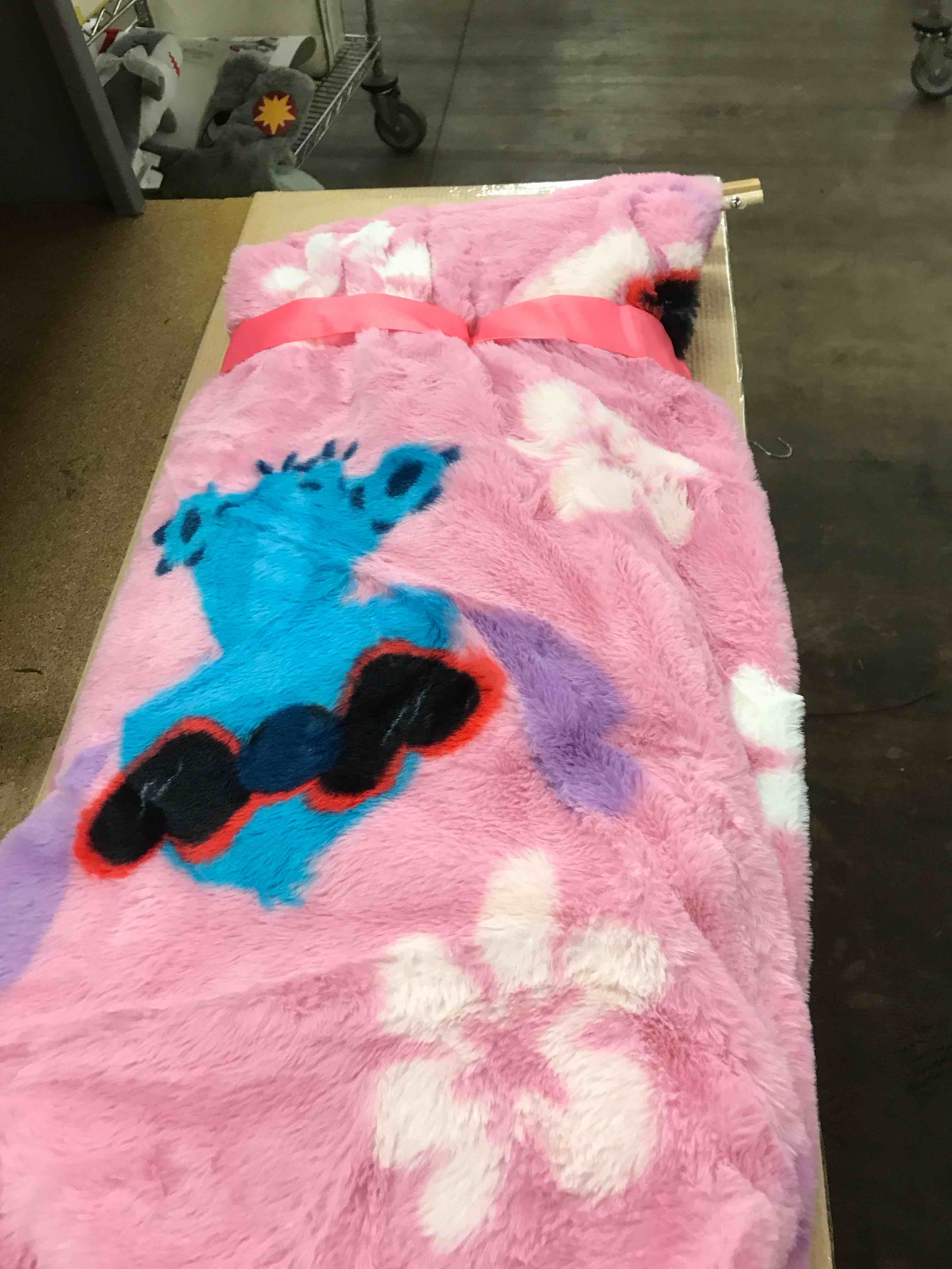 Condition photo showing New/Like New for Throw