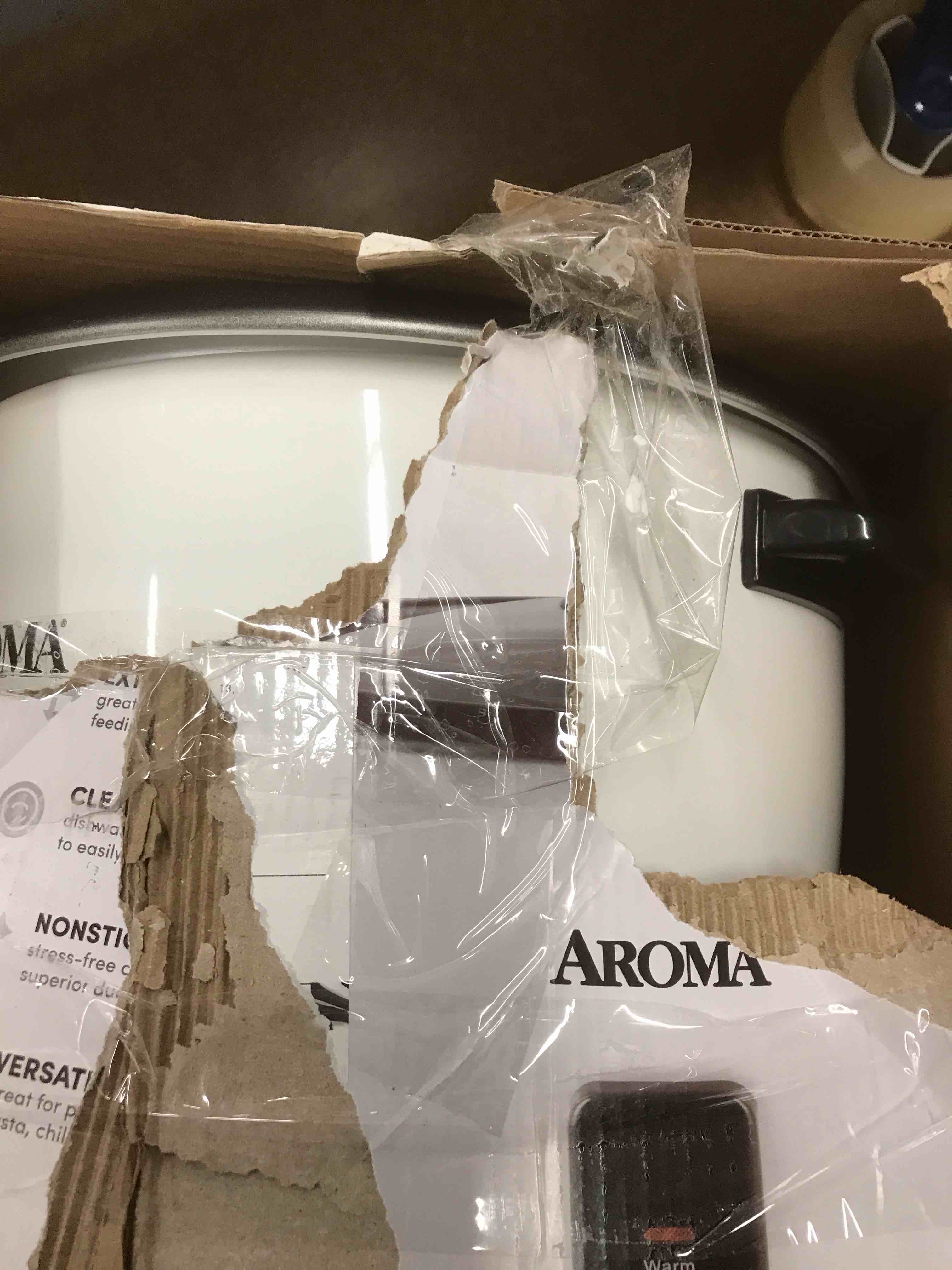 Aroma 32 Cup Dishwasher Safe Pot Style Cooker with Lid  3 Piece  White