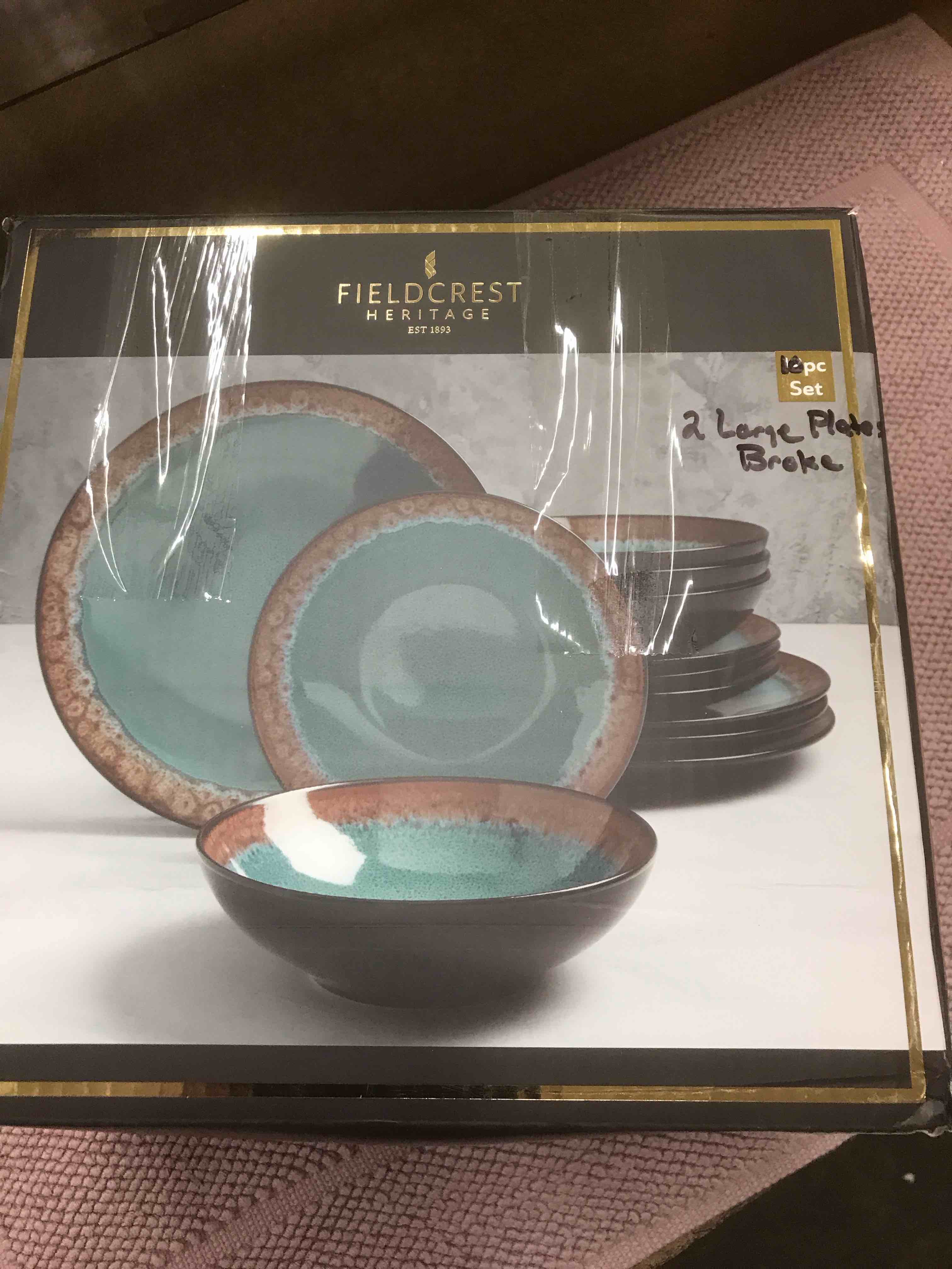 Dinnerware Set 10 piece 