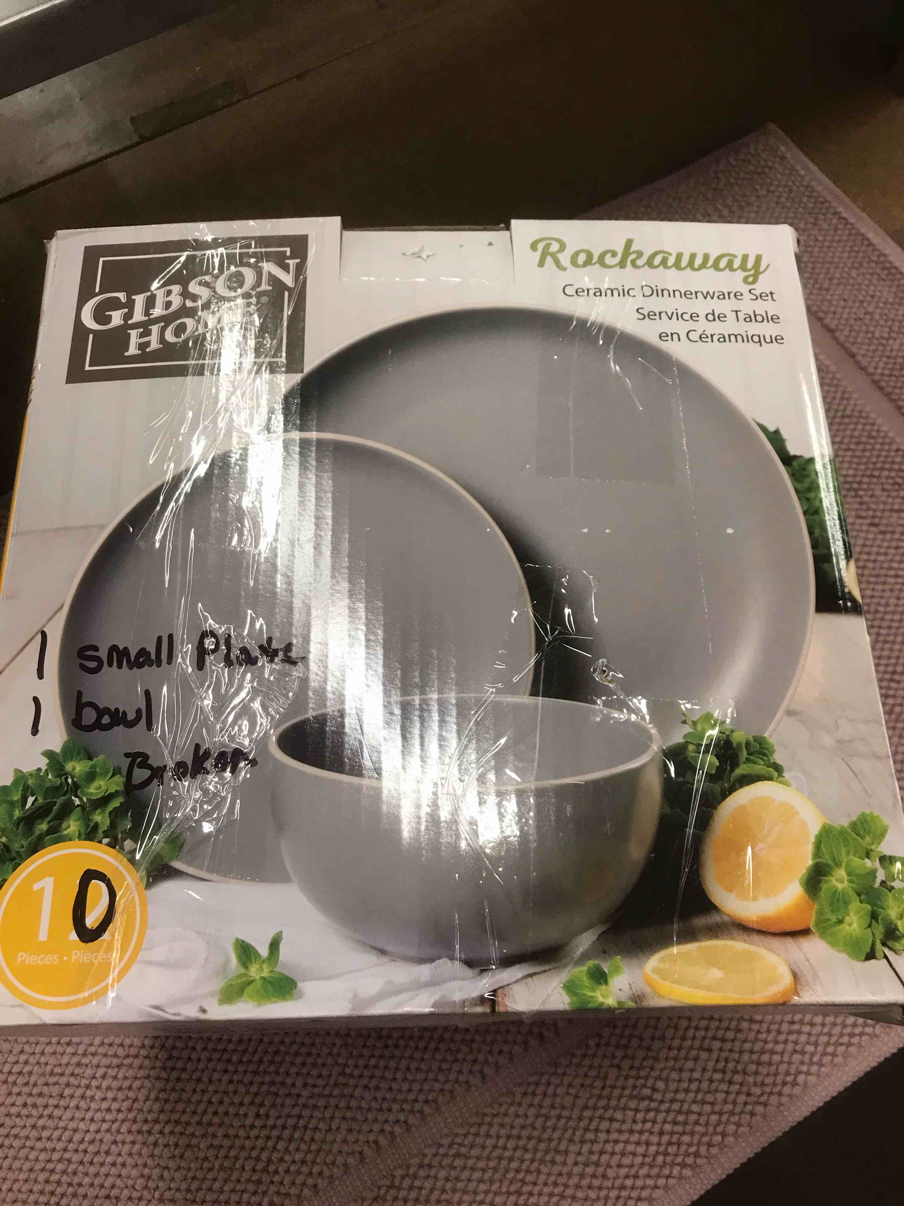 Dinnerware Set 10 piece 