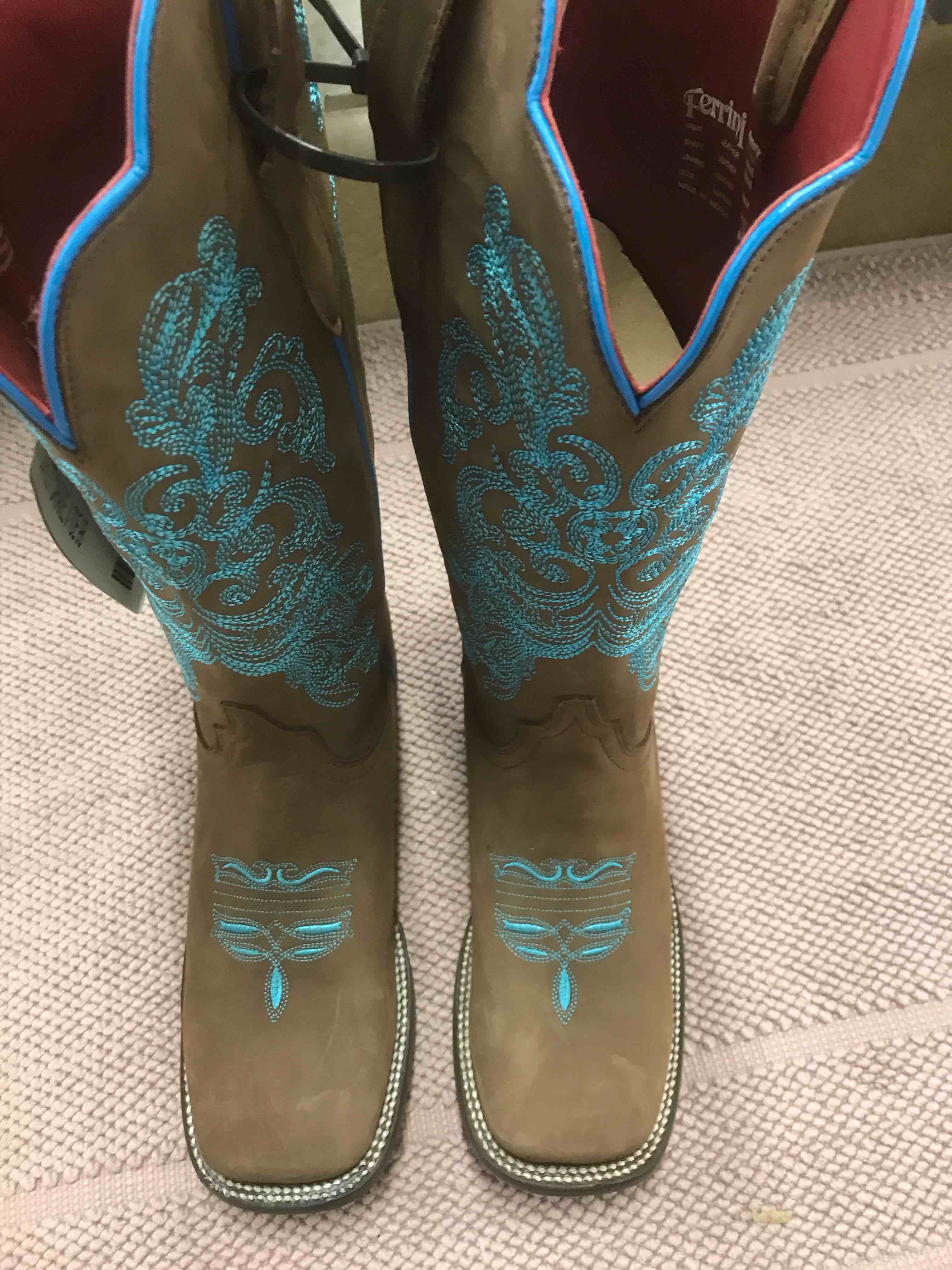 Ferrini Women’s Boos.    Size 9