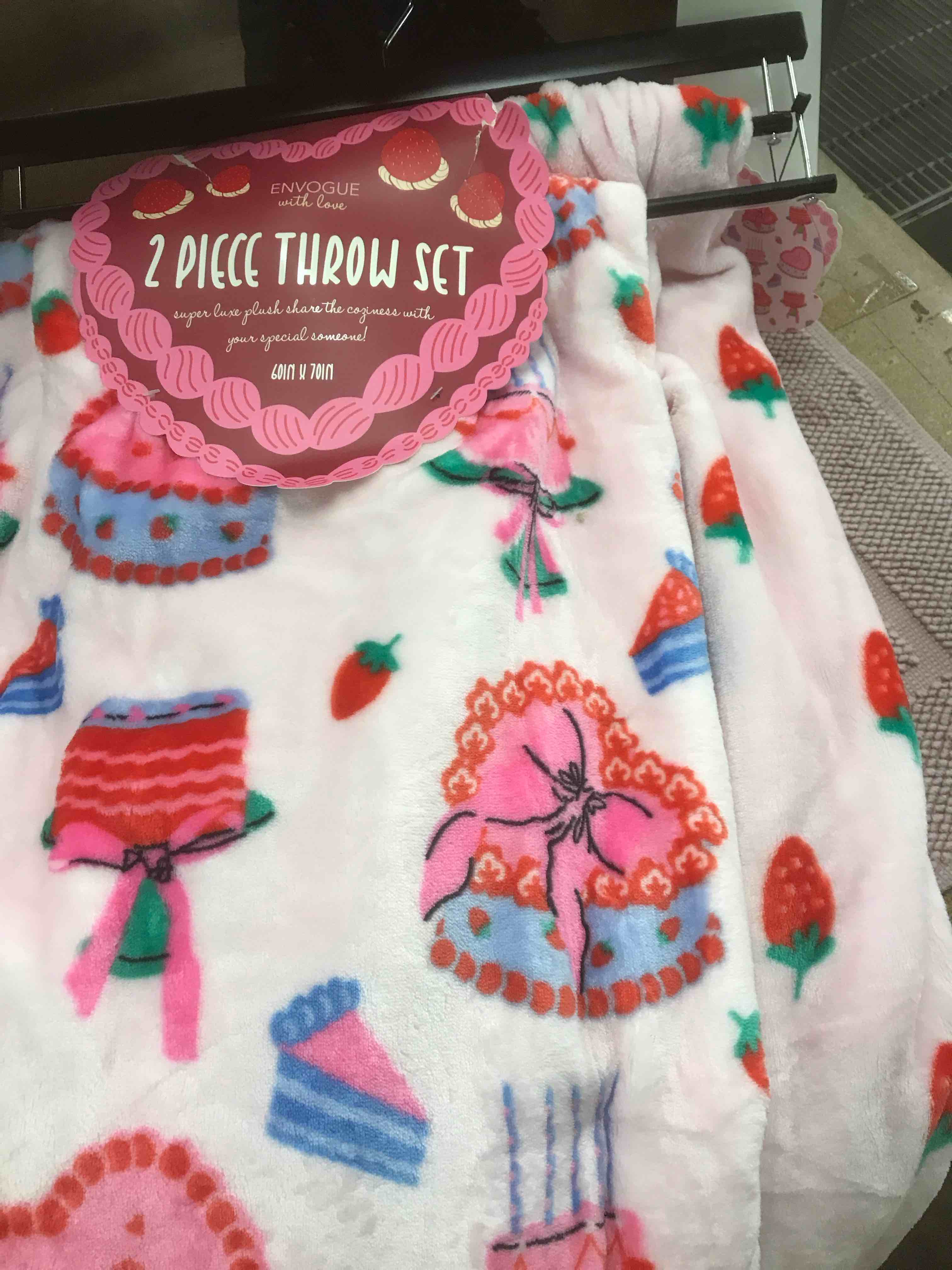 Condition photo showing New/Like New for 2 Piece Throw Set