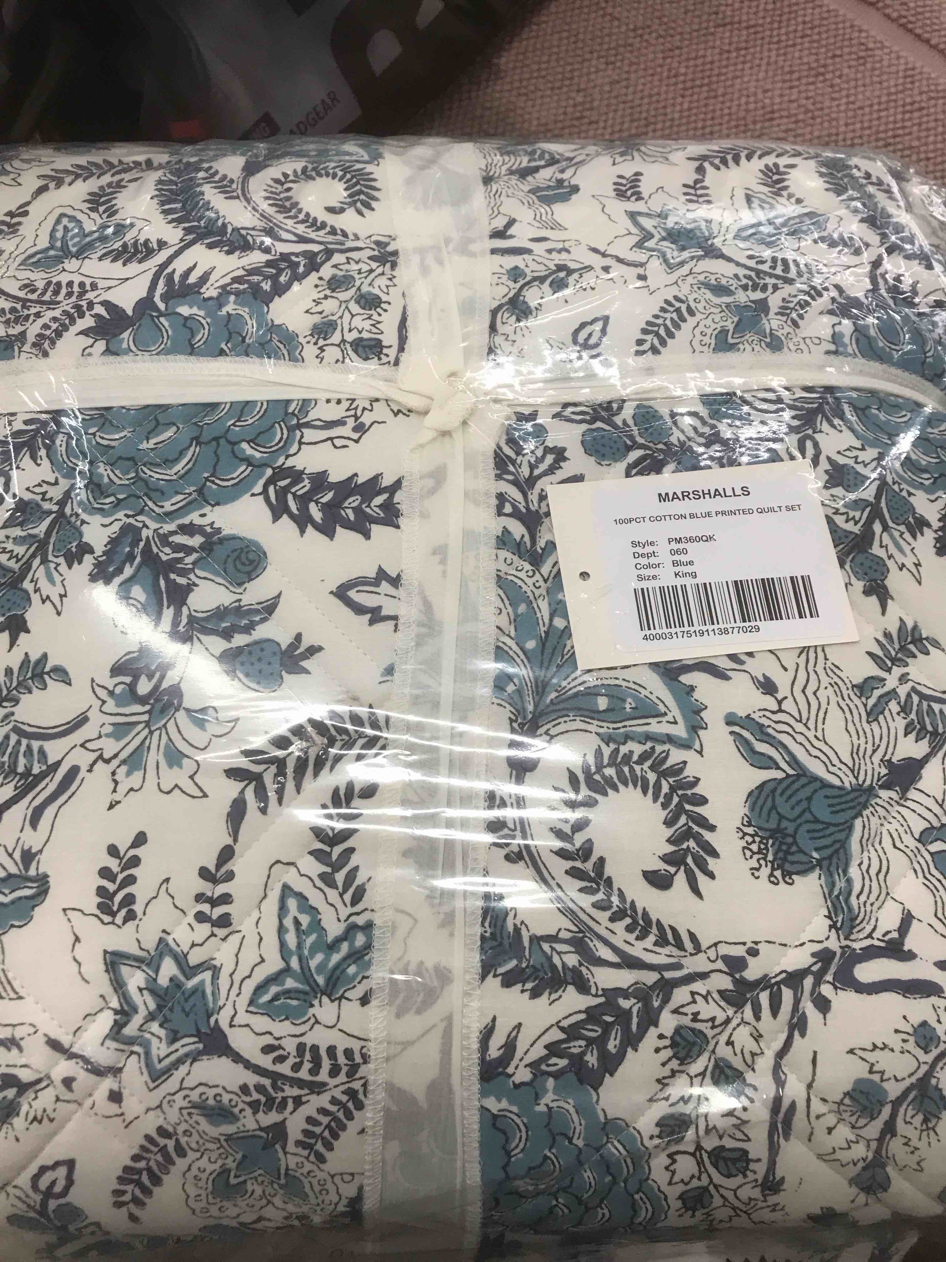 Condition photo showing New/Like New for King Size Quilt Set