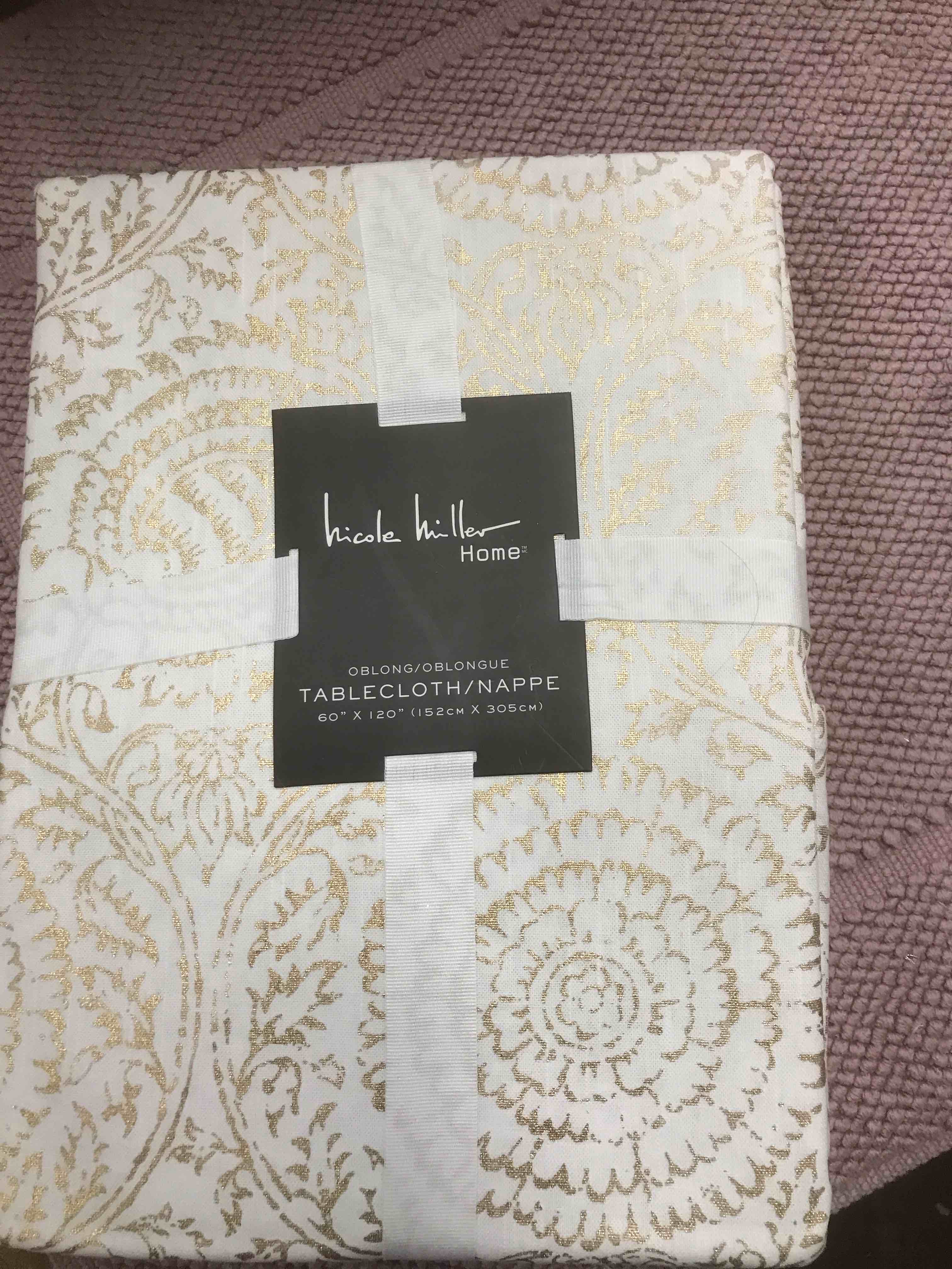 Condition photo showing New/Like New for Oblong Tablecloth     60 x 120