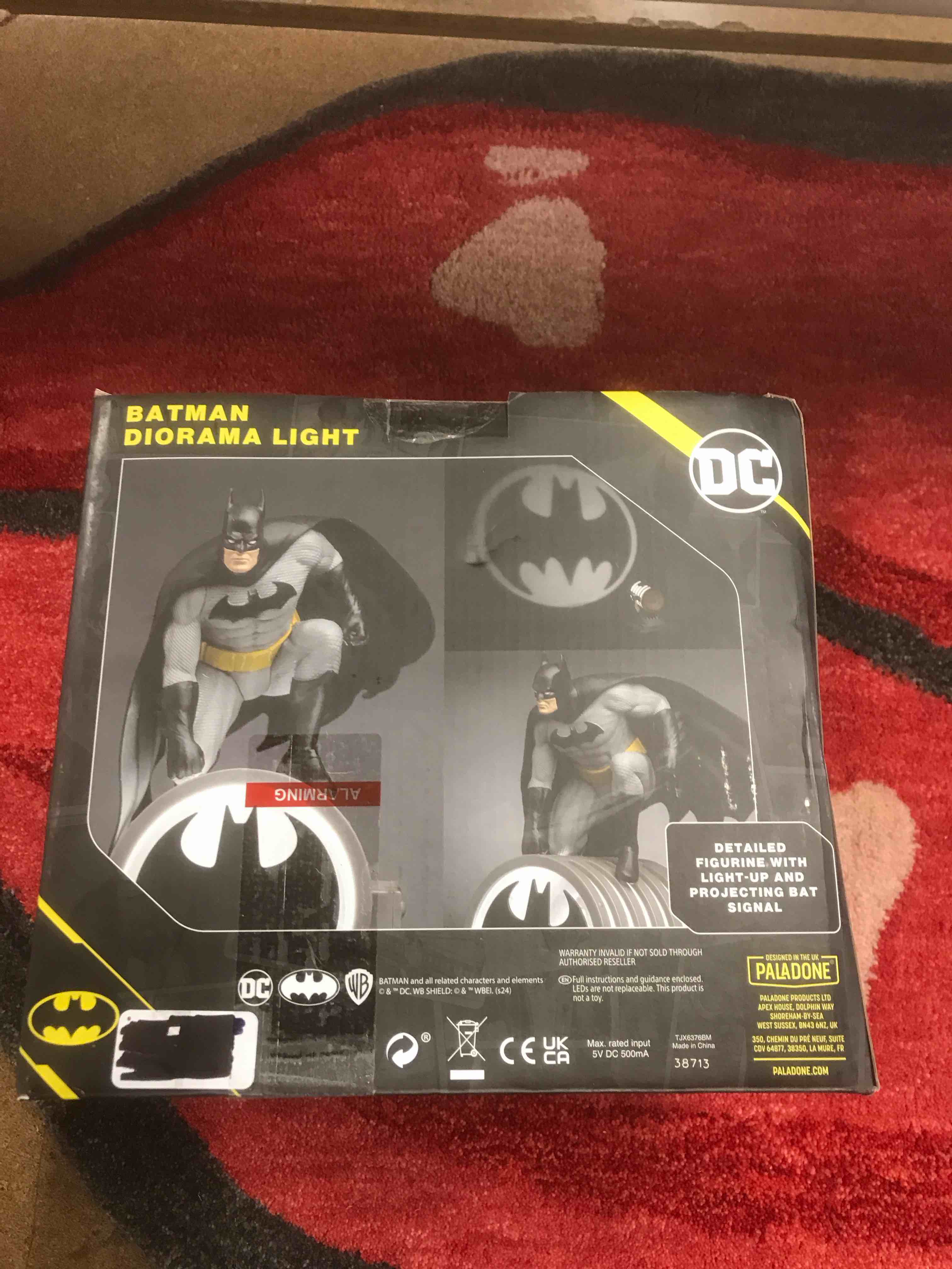 Condition photo showing As Is for Batman Diorama Light
