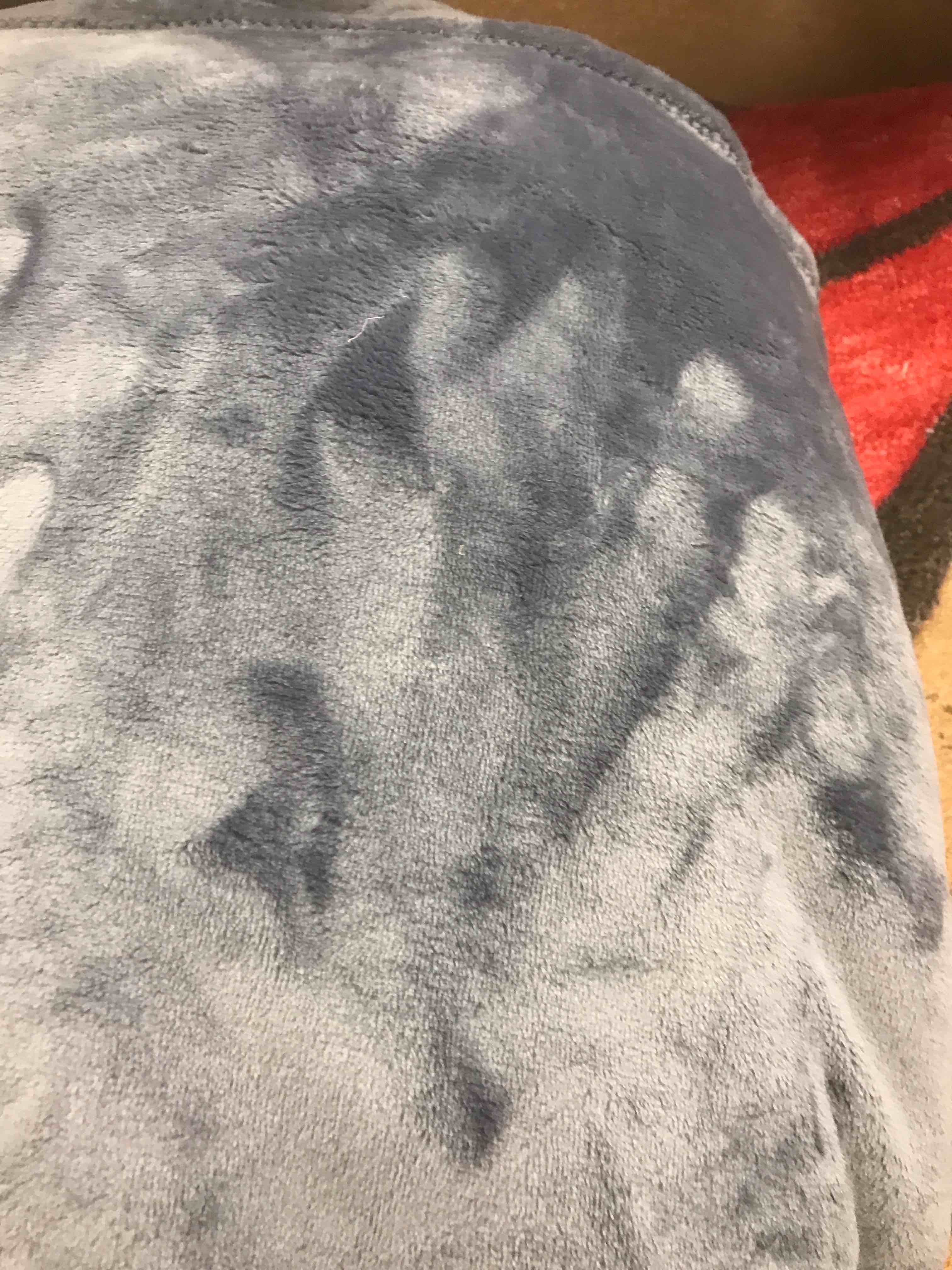 Condition photo showing New/Like New for King Size Blanket 