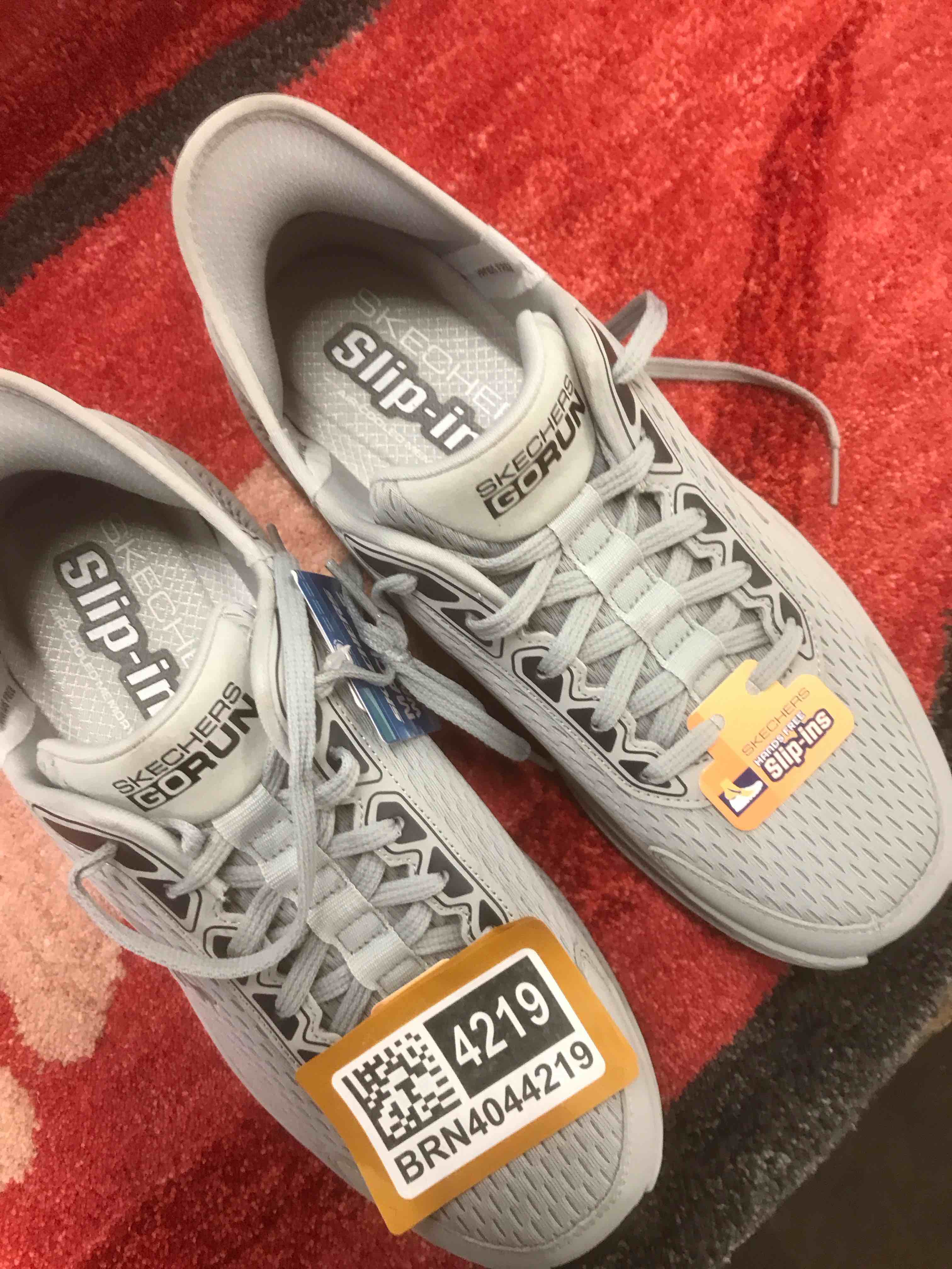 Condition photo showing New/Like New for Skechers Men’s size 9