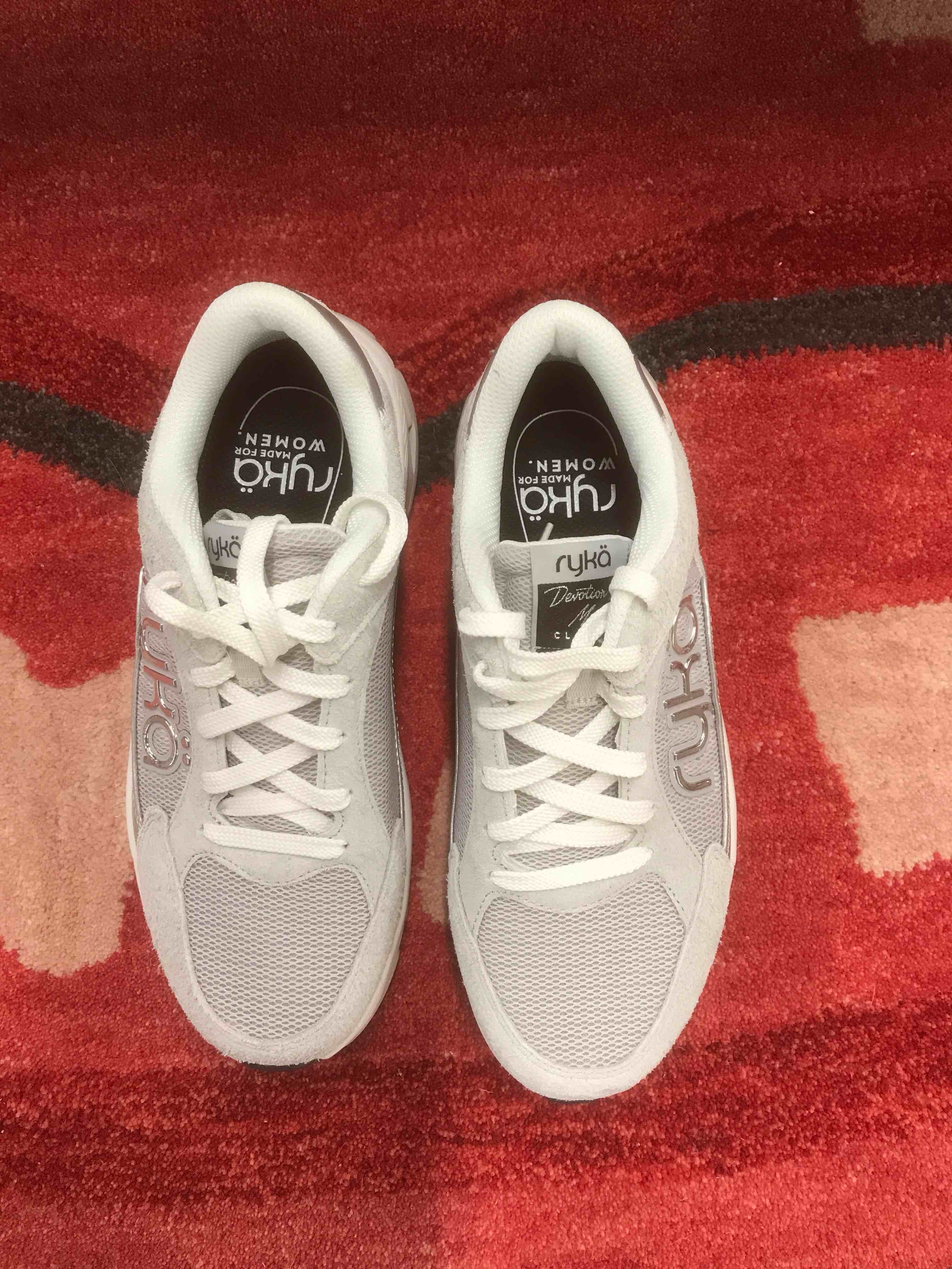 Rylan Women’s Sneakers. Size 7.5 W