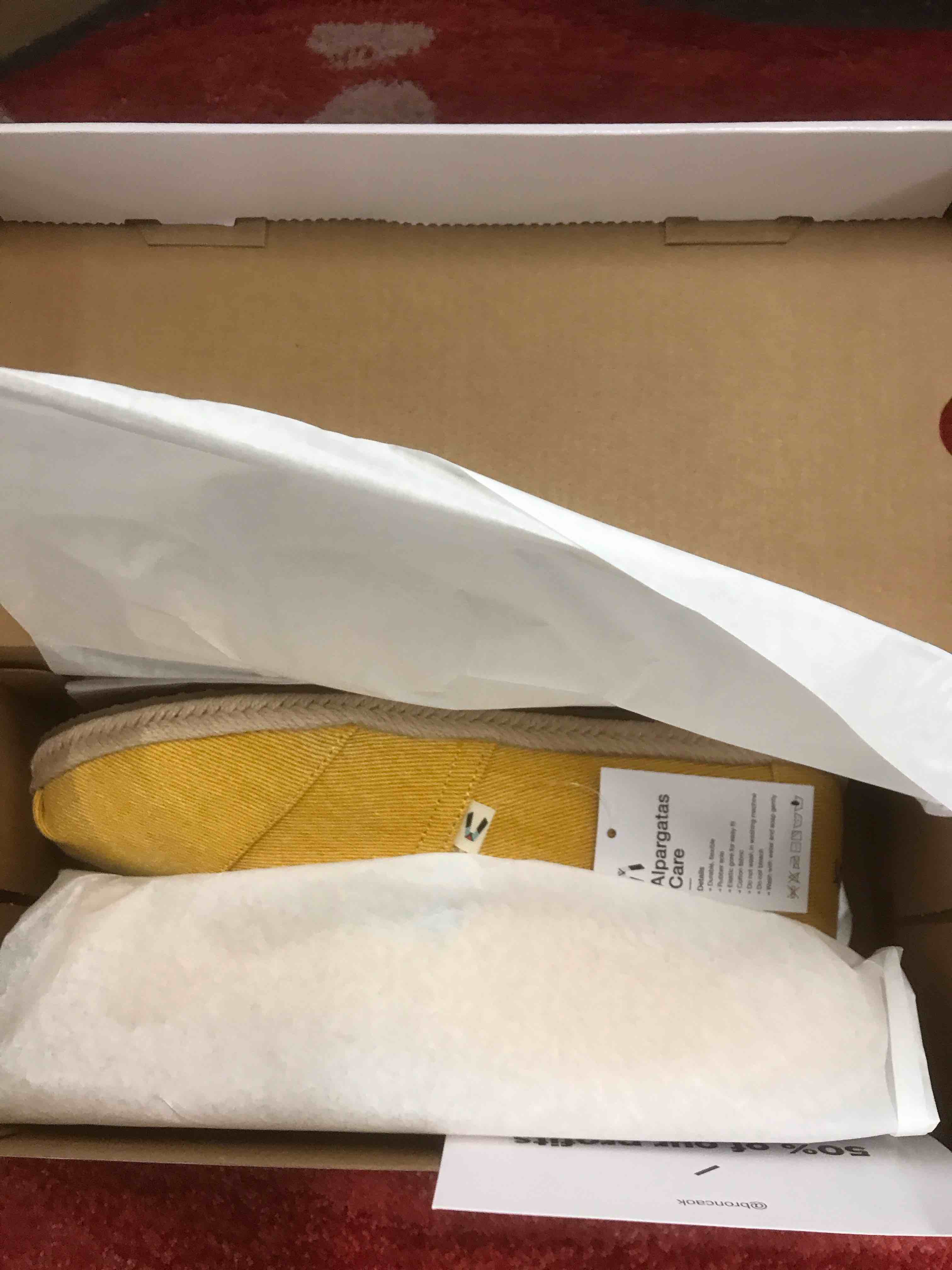 Bronca Women’s Flats. Size 10