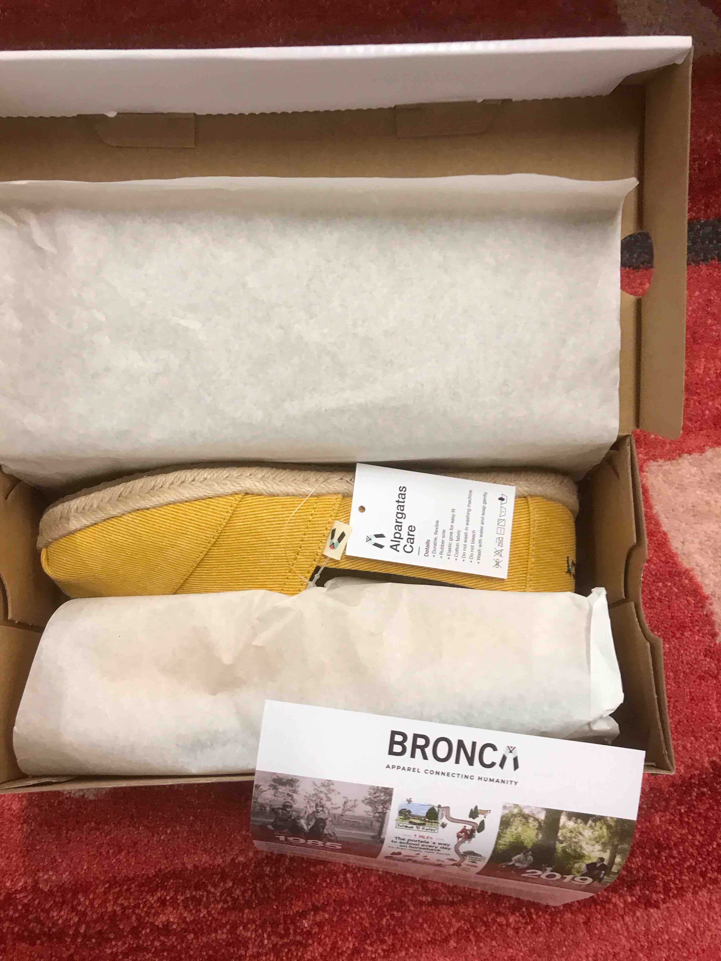 Bronca Women’s Flats.    Size 6