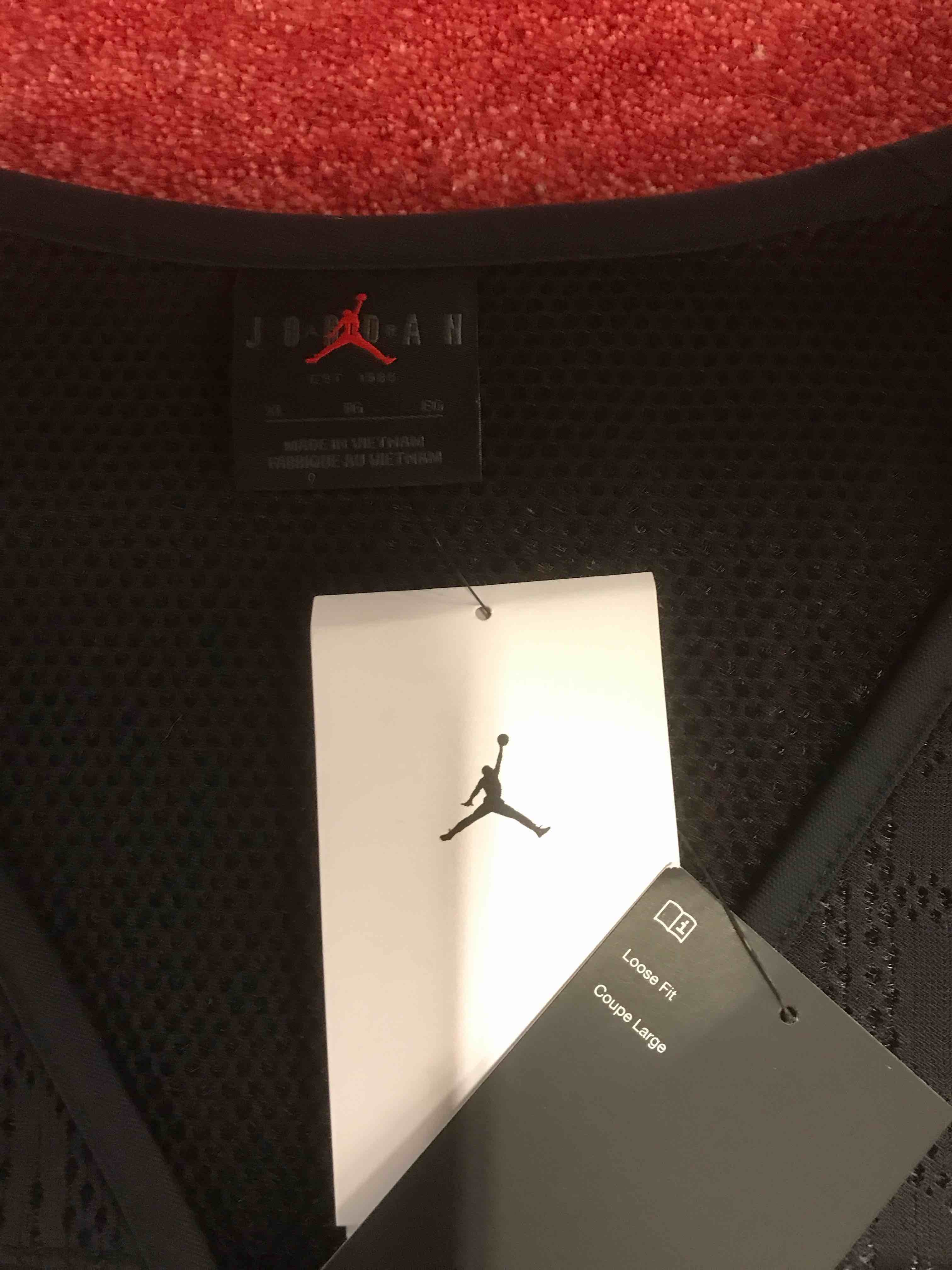 Condition photo showing New/Like New for Jordan Men's Essentials Vest in Black/Black Size XL Canvas/Jacquard