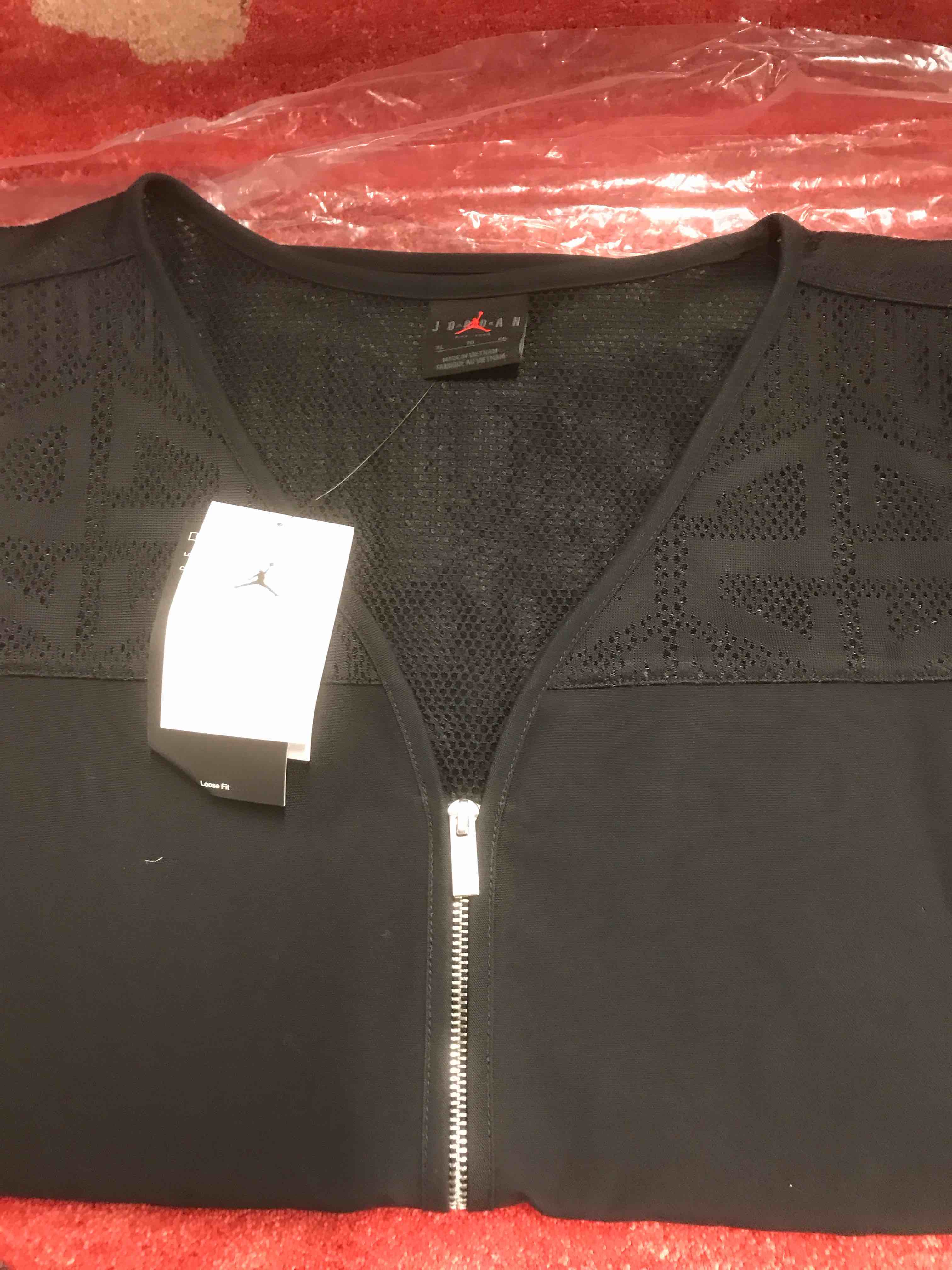 Condition photo showing New/Like New for Jordan Men's Essentials Vest in Black/Black Size XL Canvas/Jacquard