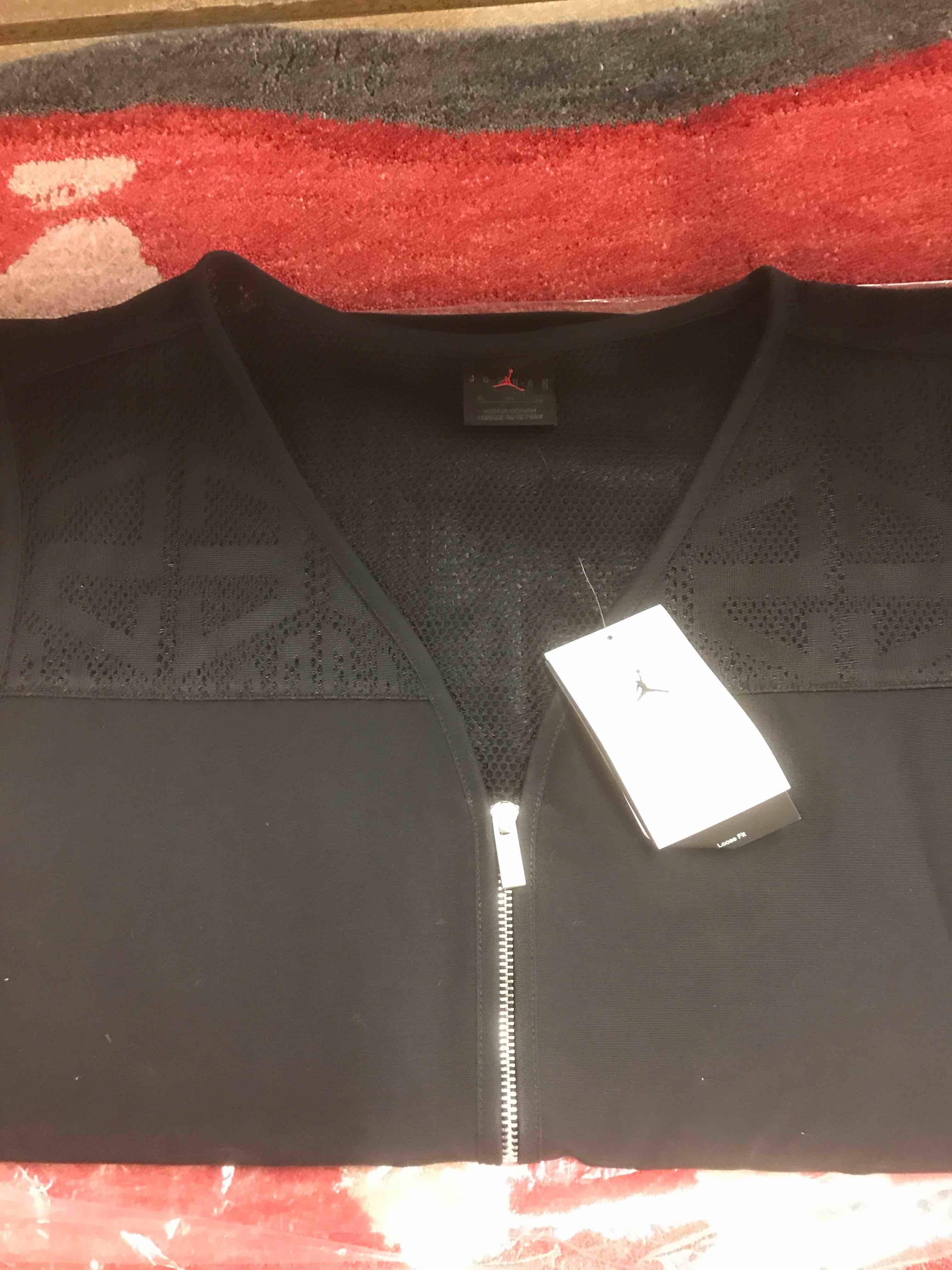Condition photo showing New/Like New for Jordan Men's Essentials Vest in Black/Black Size XL Canvas/Jacquard