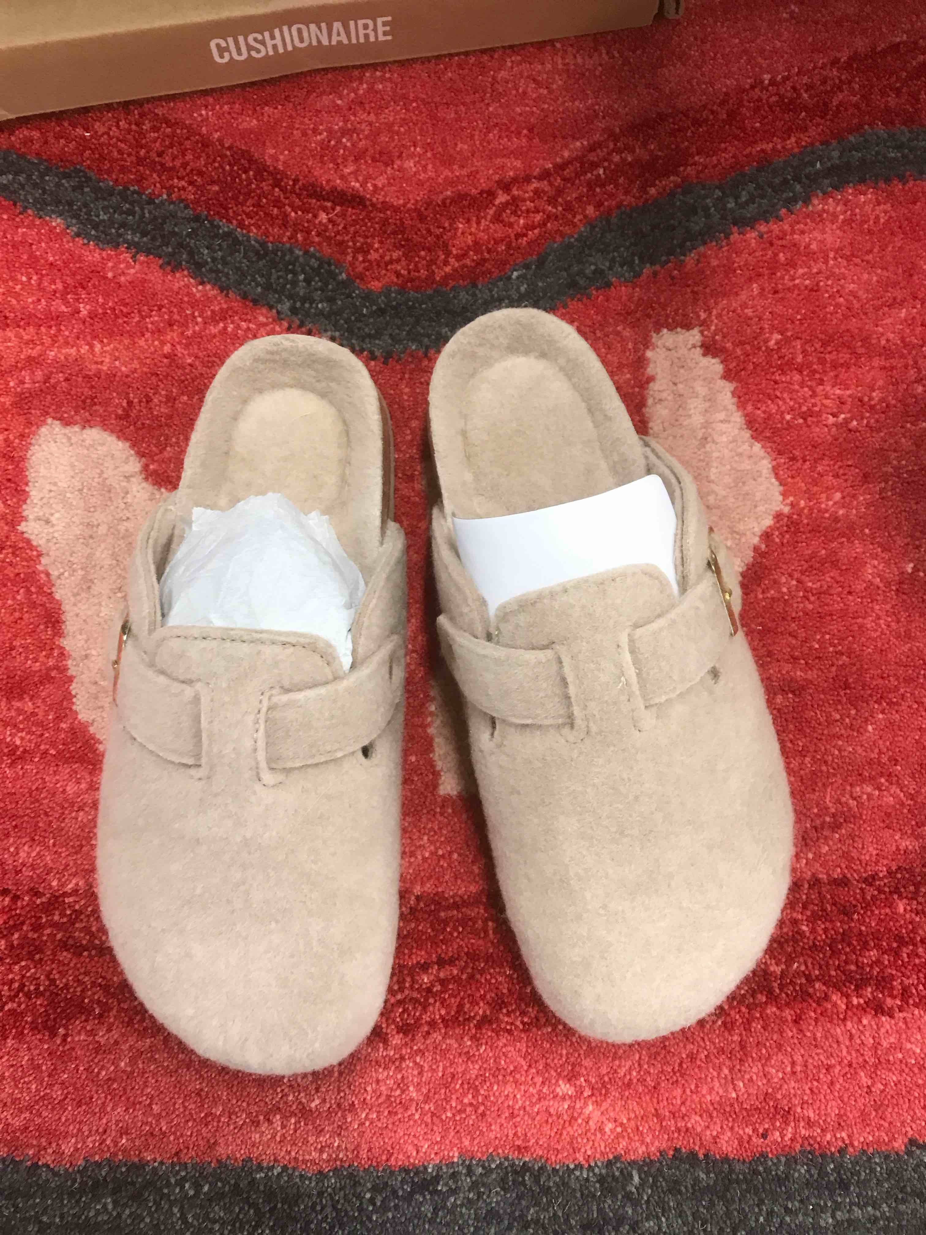 Cushionaire Women’s Shoes.   Size 6M