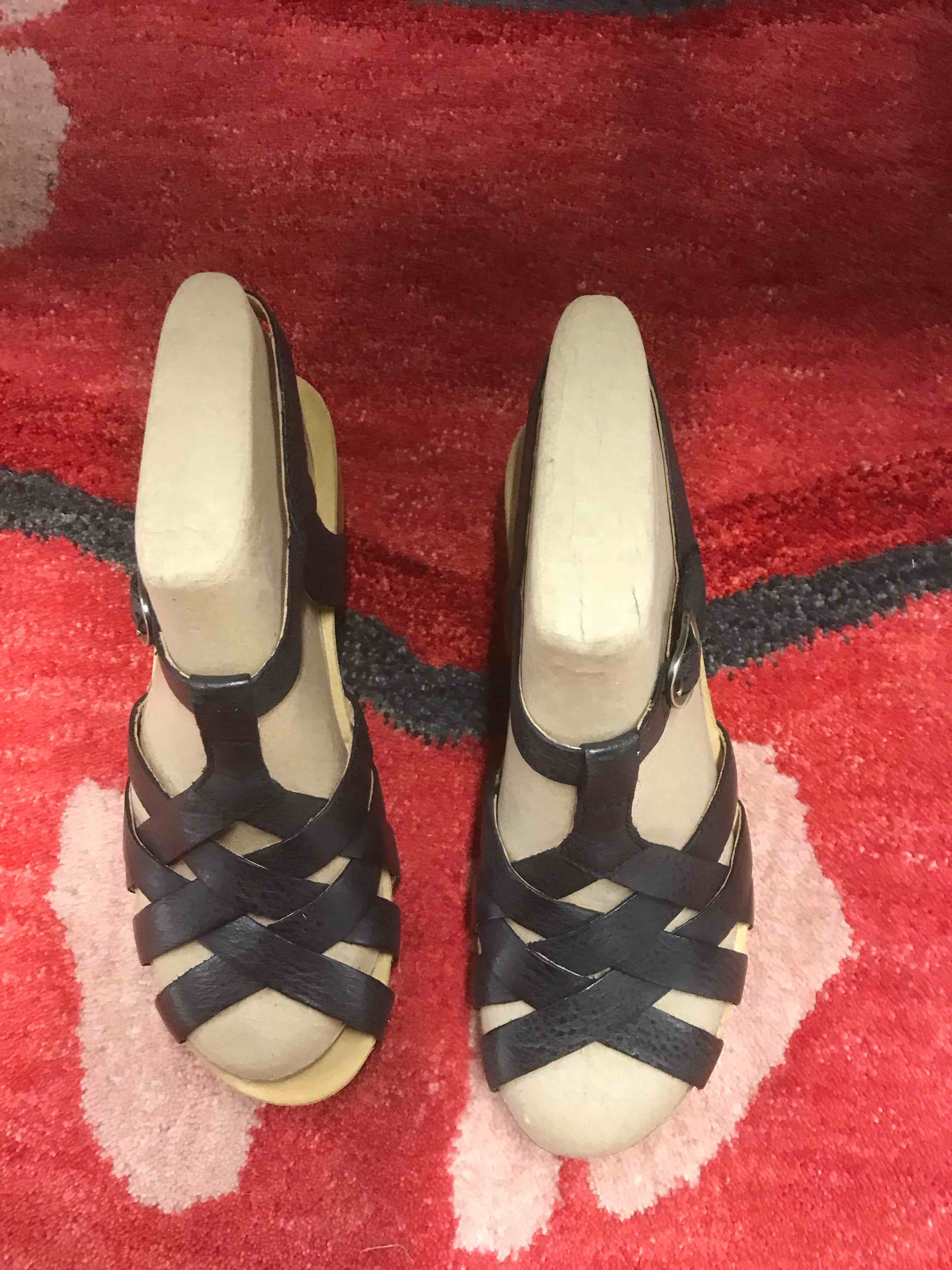 dansko Women’s Sandals. Size 7.5/8