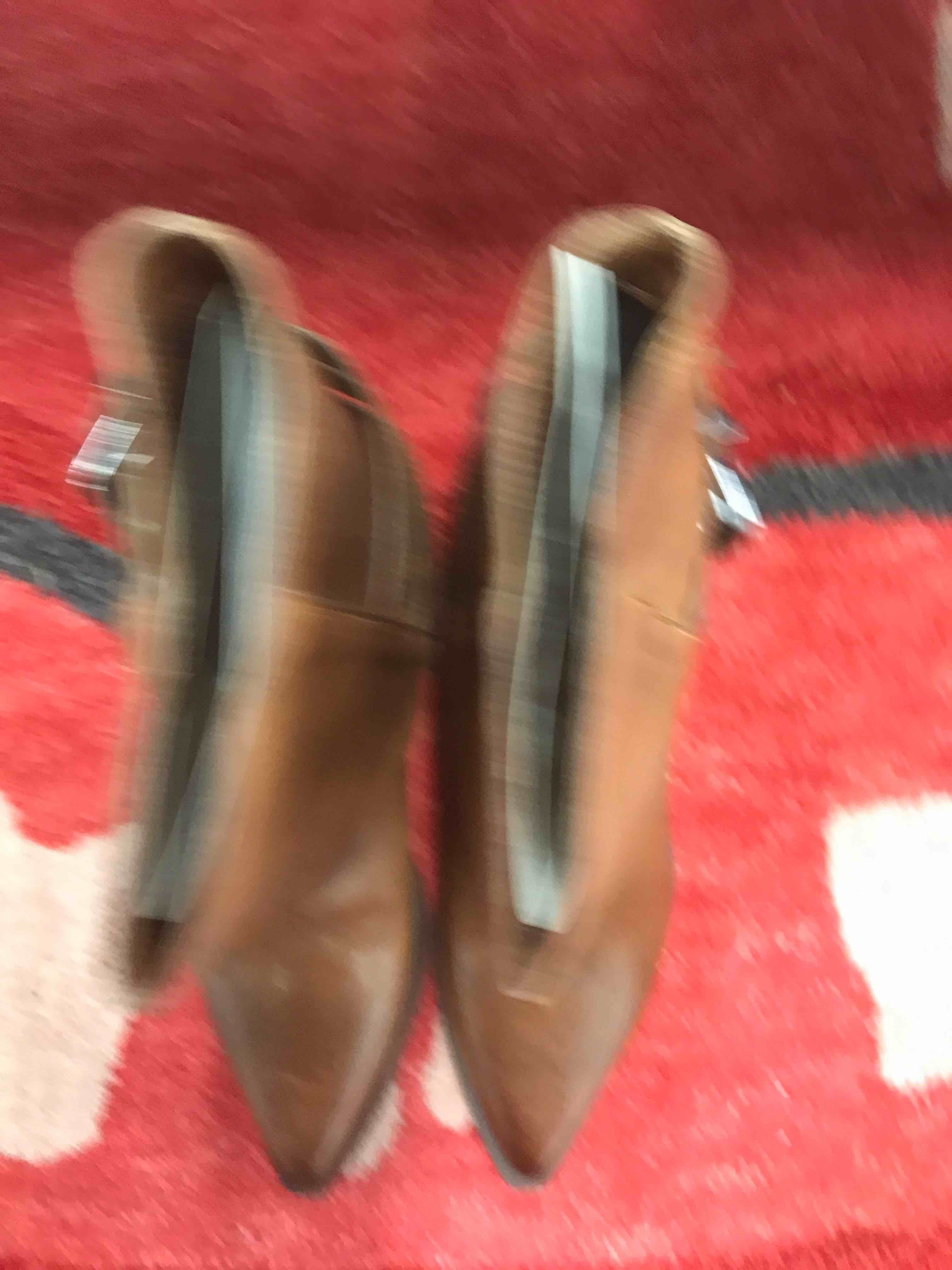 n . 6 women’s boots.   size 6.5/7