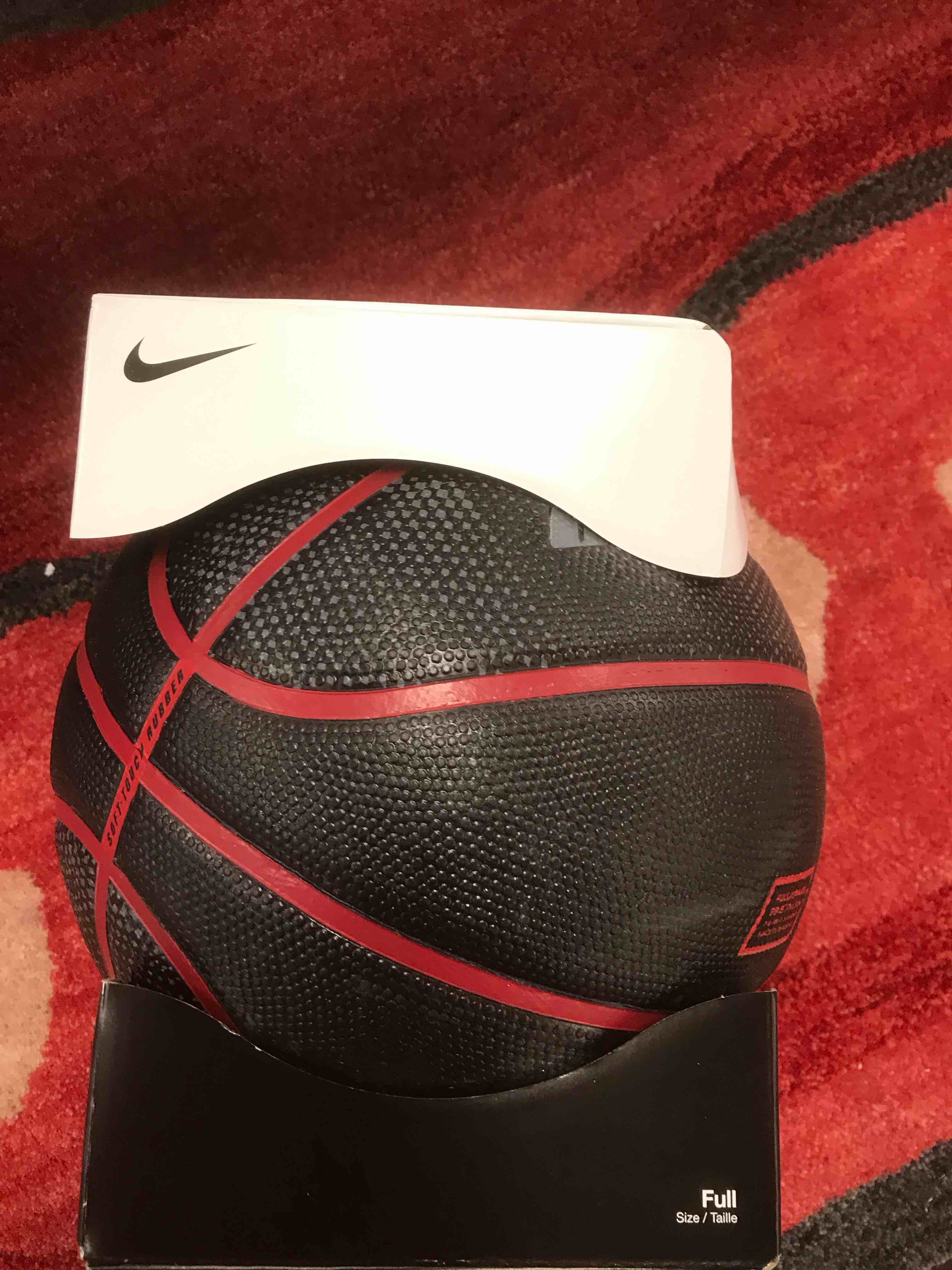 Nike Versa Tack Basketball