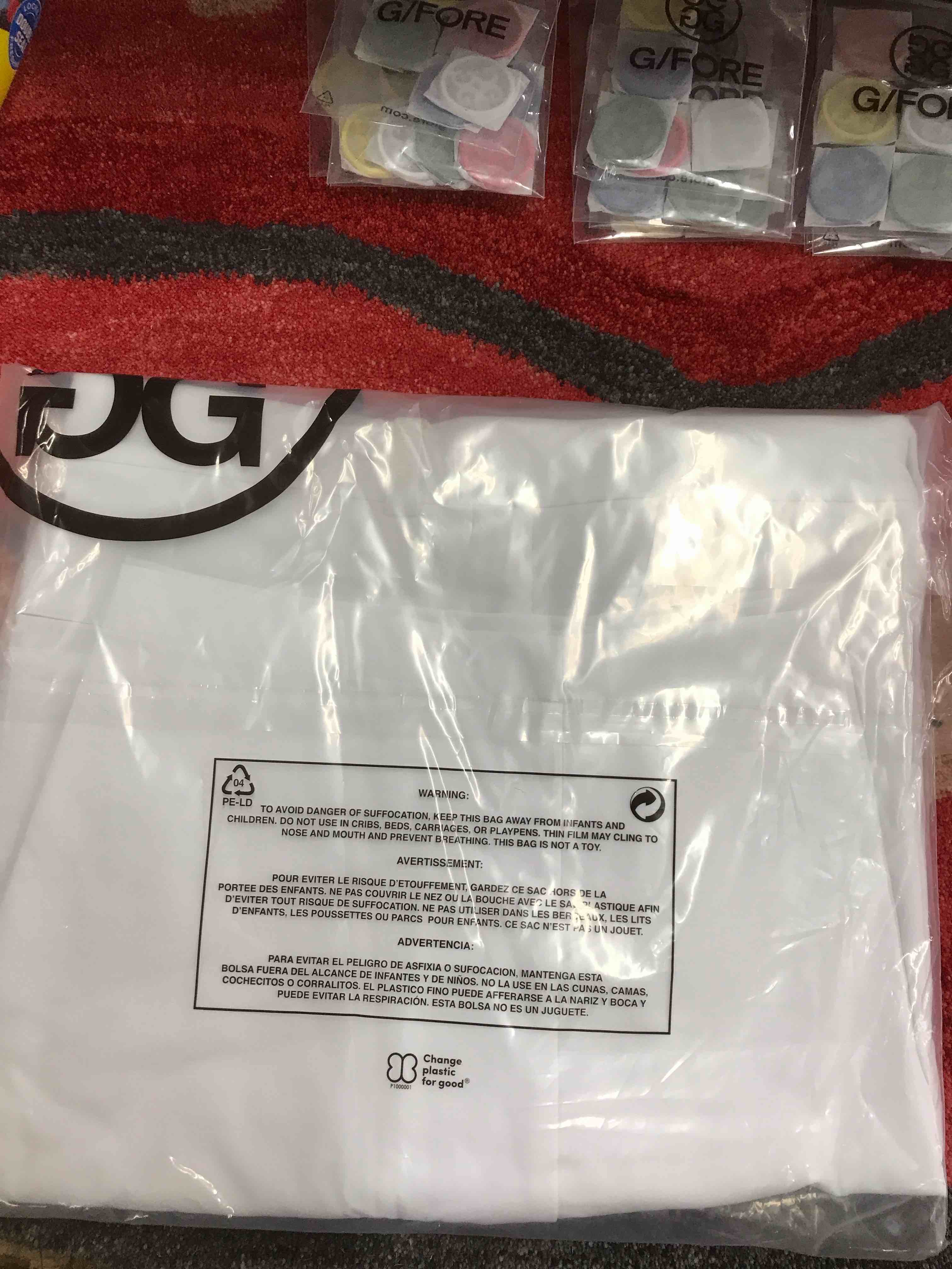 Condition photo showing New/Like New for G/Fore Men’s Golf Shorts.      Size 40