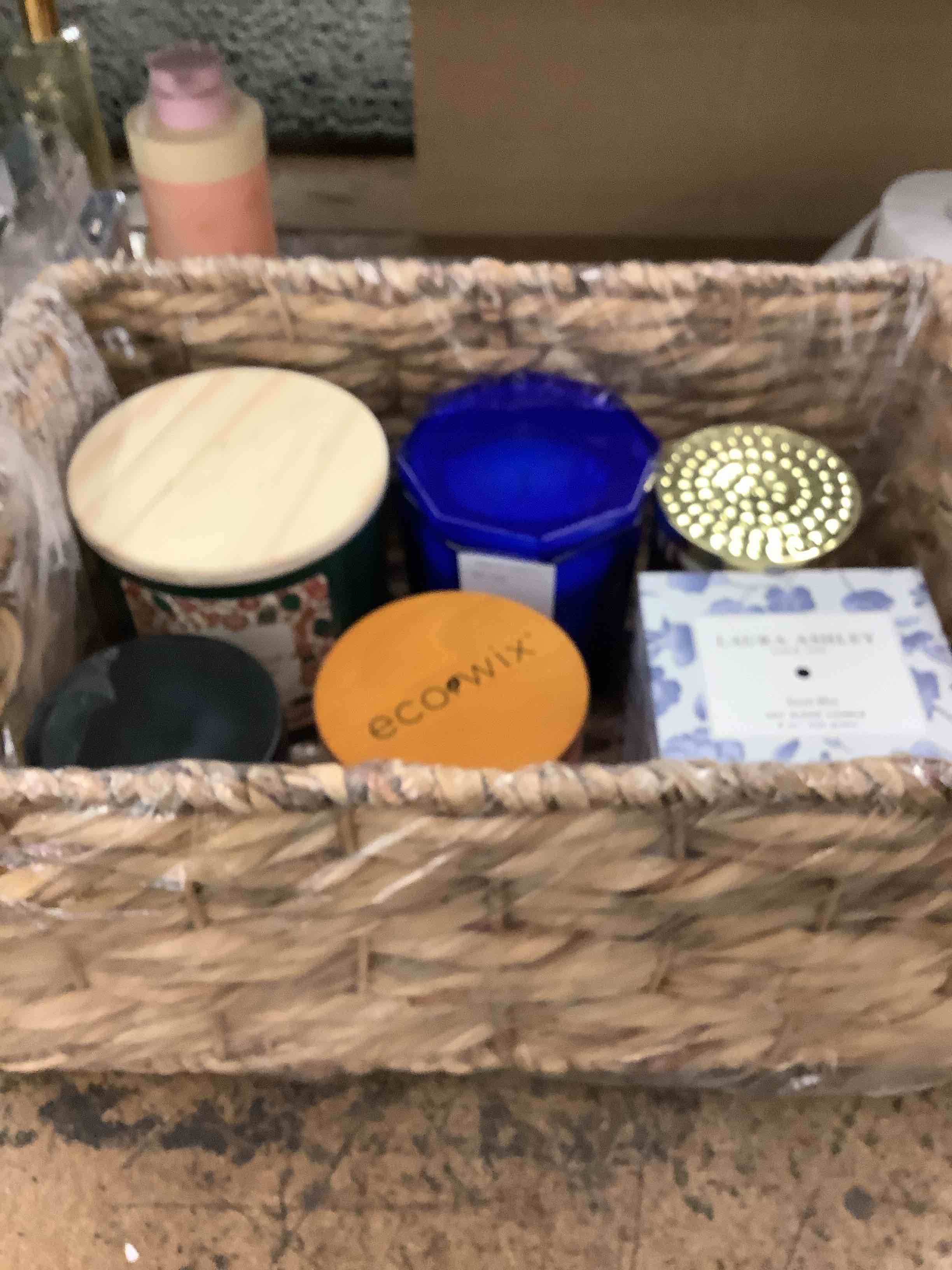 gift basket with assorted candles 