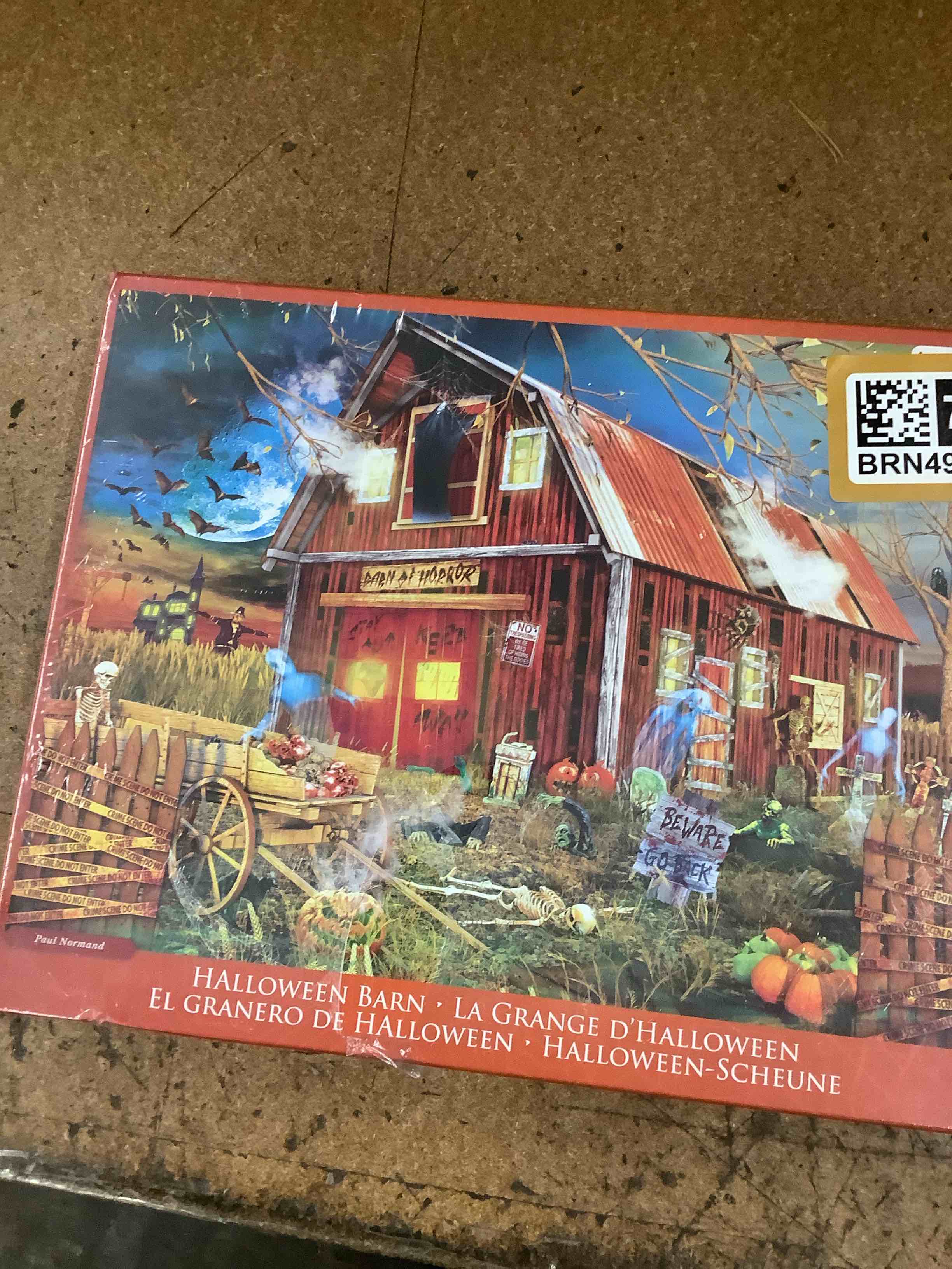 1000 puzzle euro graphic Halloween barn 