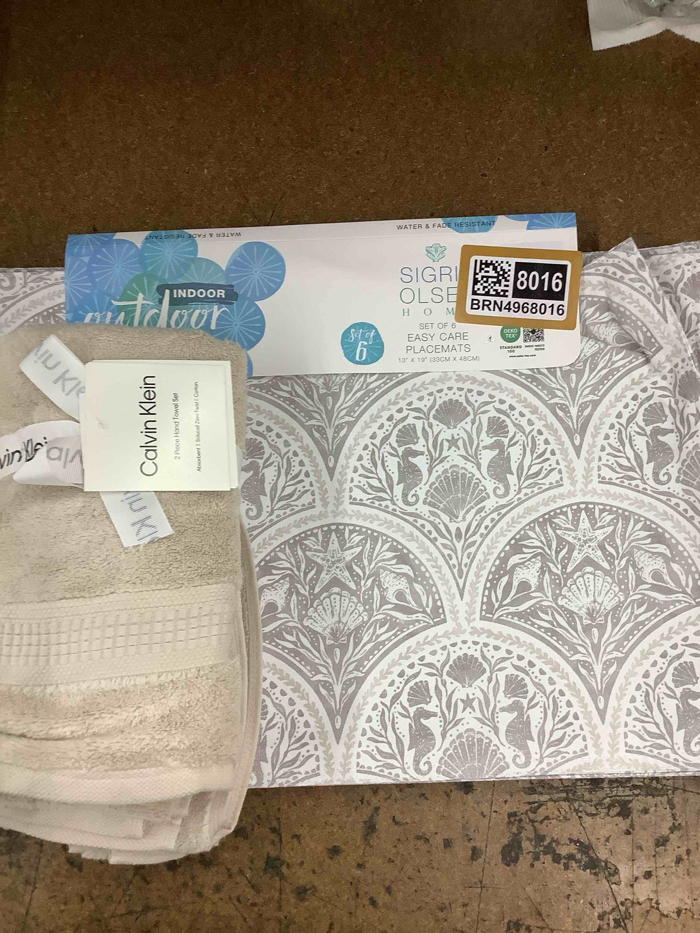 Calvin Klein towel set plus dig rid Olsen 6 placemats 