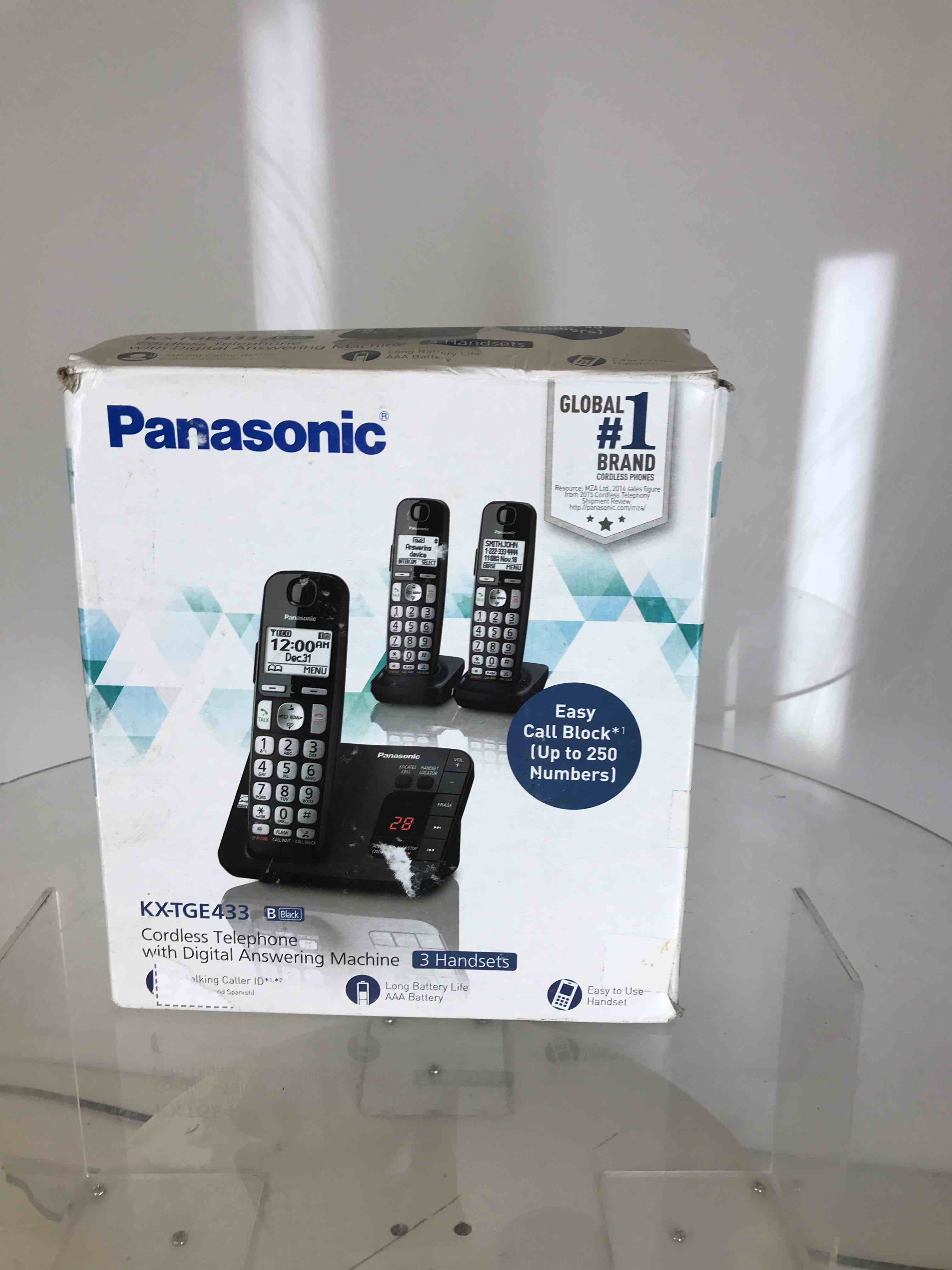 panasonic dect 6.0 expandable cordless phone system with answering machine and call blocking - 3 handsets - kx-tge433b (black)