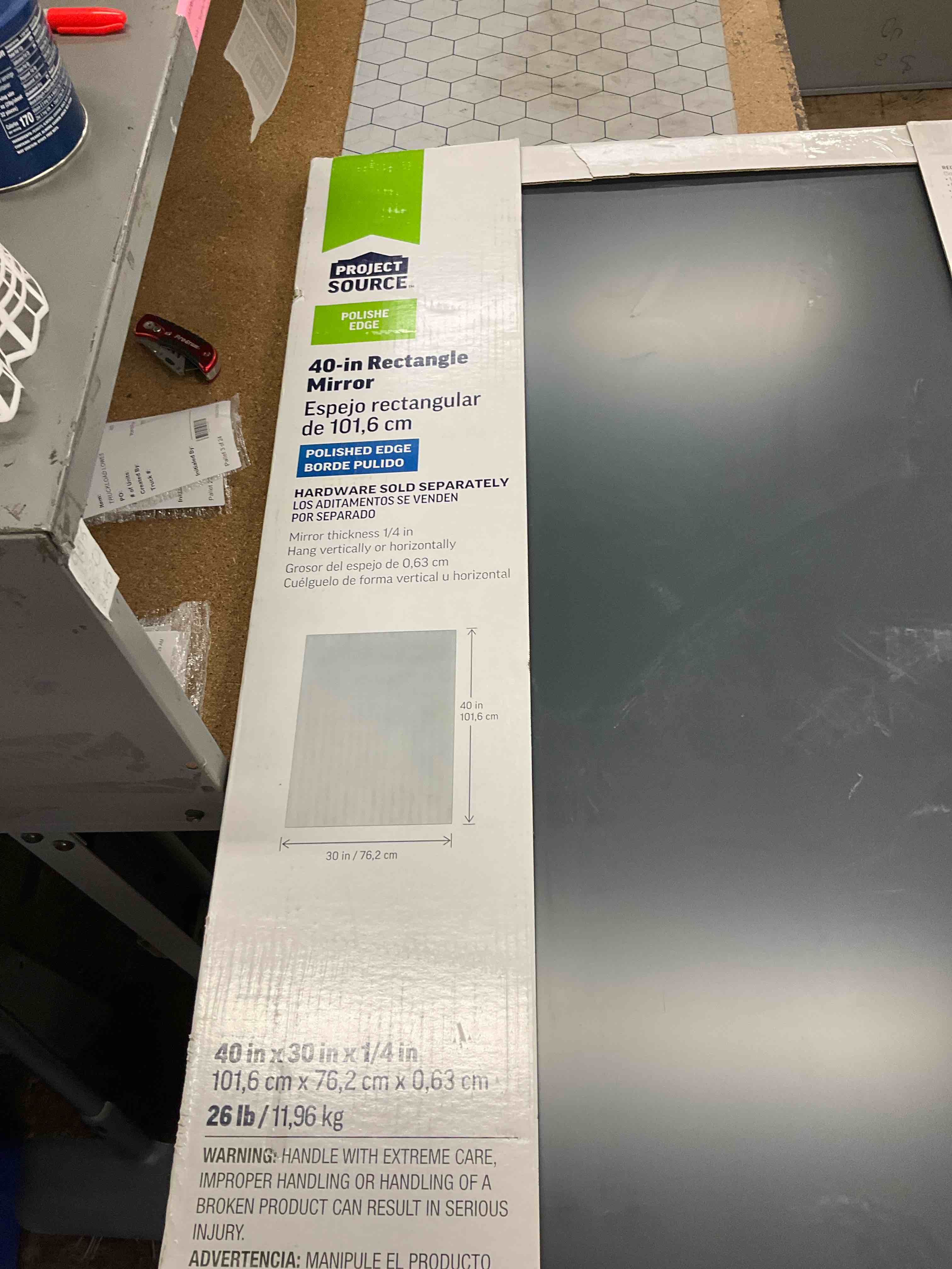 Condition photo showing Good Condition for 40x30 rectangle mirror 