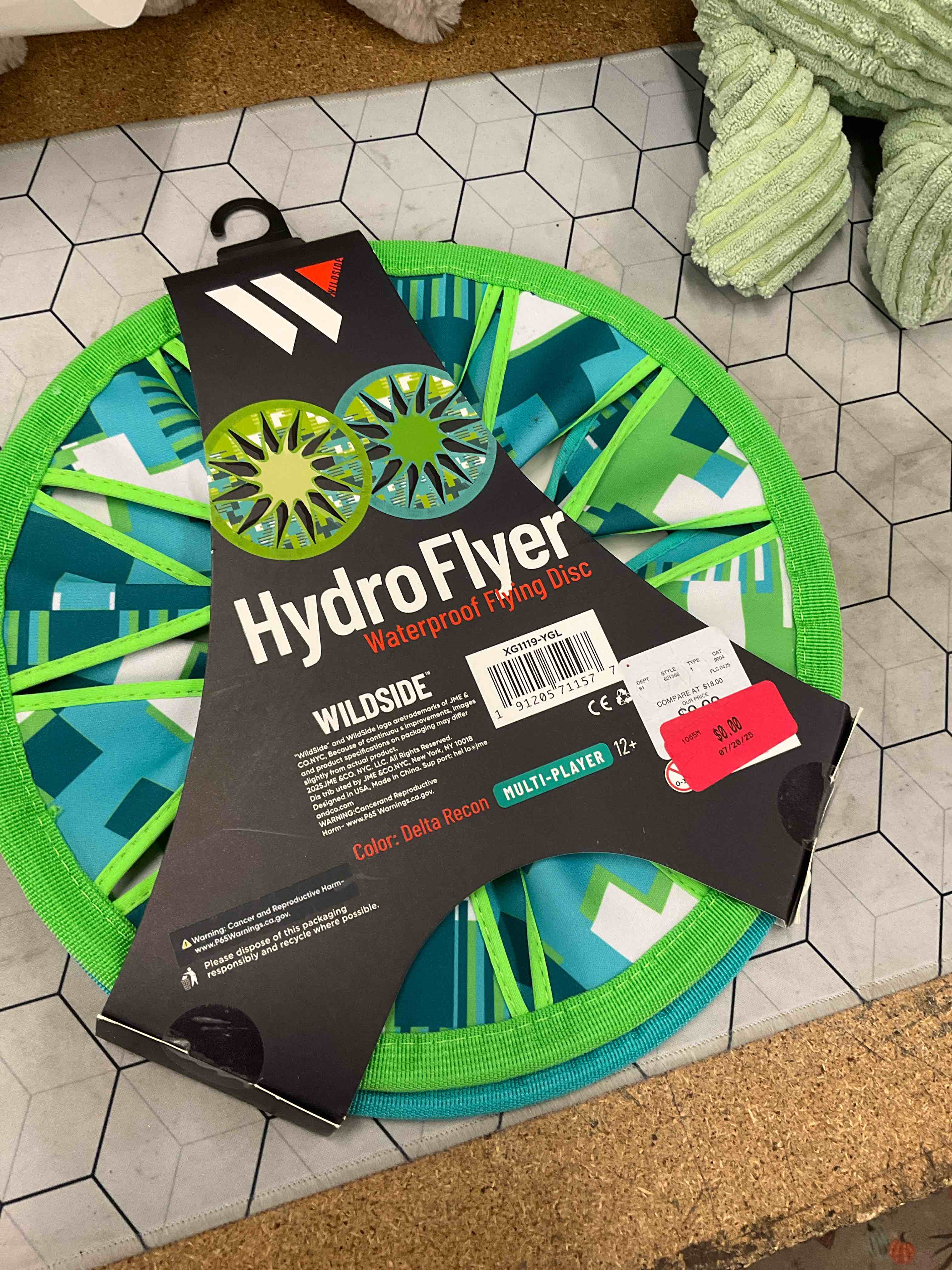 Condition photo showing Good Condition for waterproof flying disk