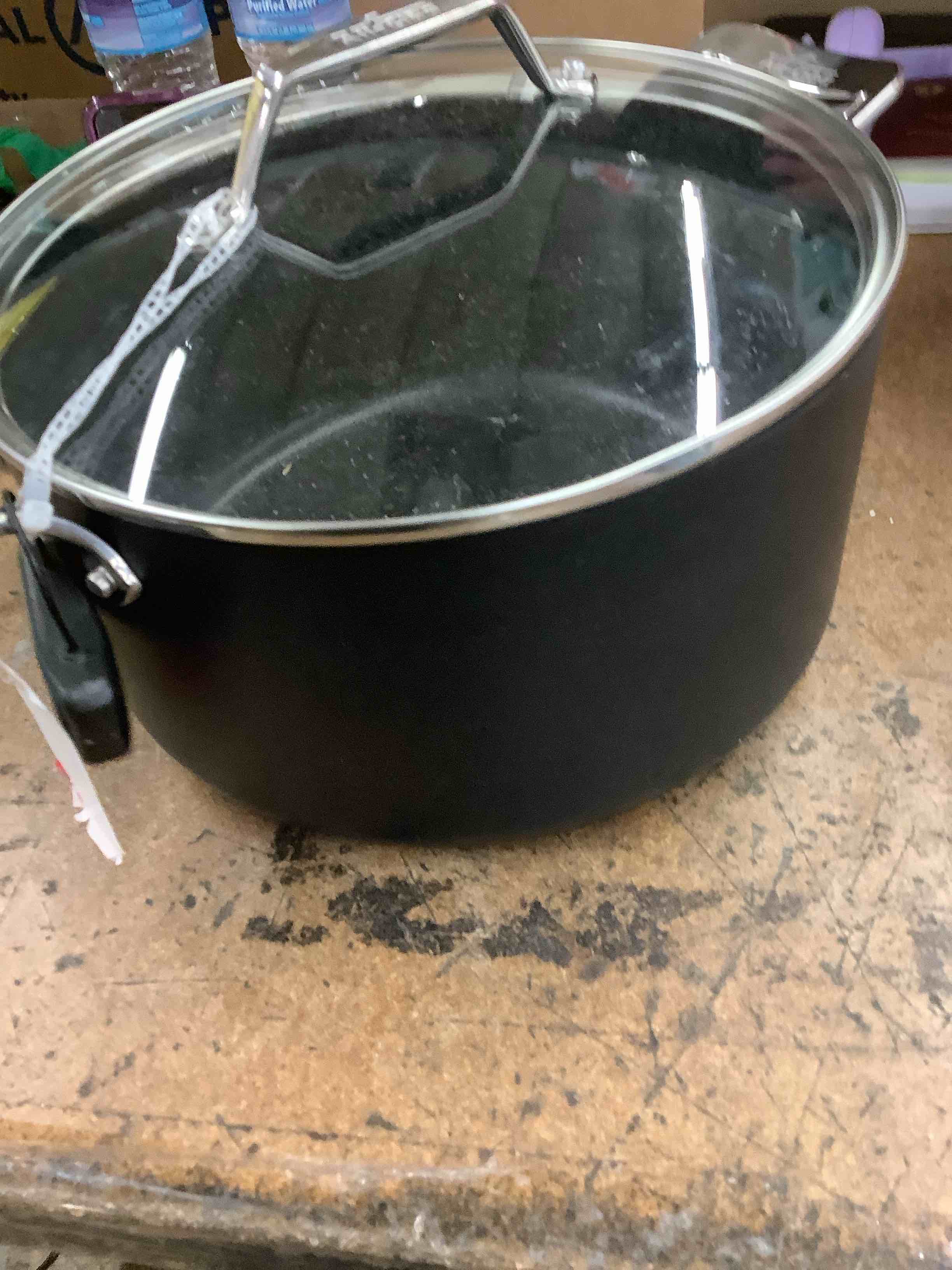 cooking pot