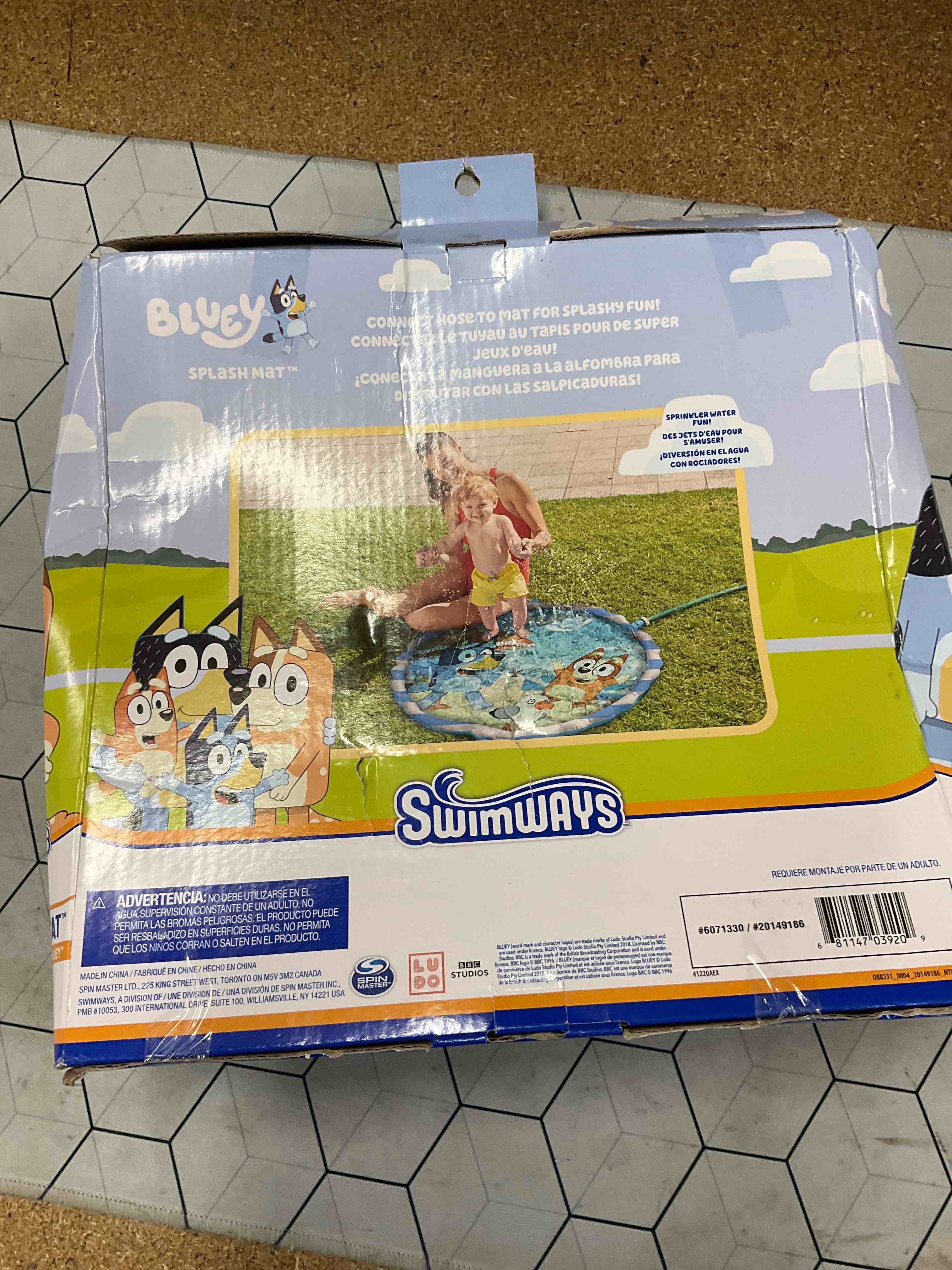 Condition photo showing New/Like New for splash mat
