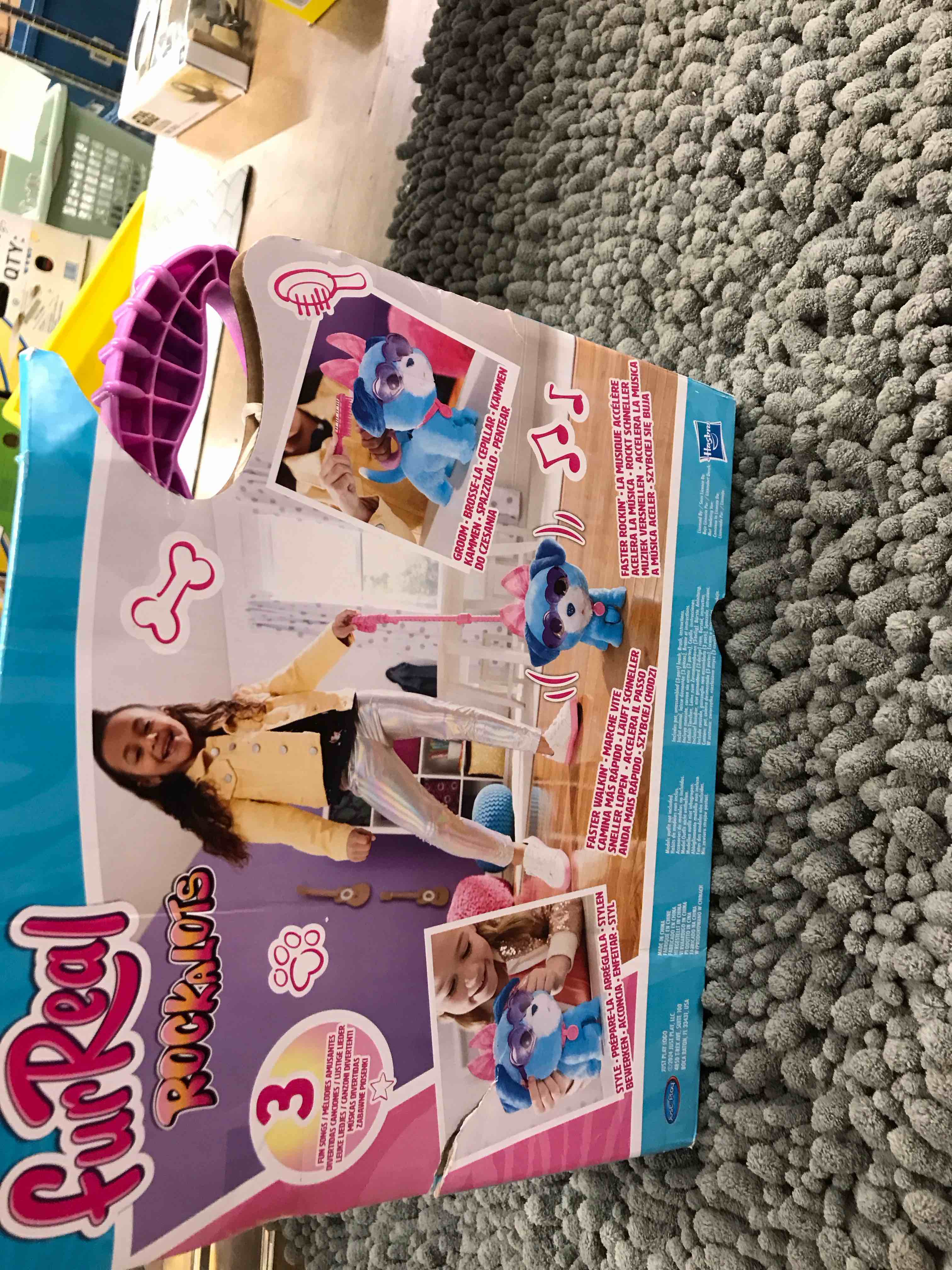 Condition photo showing New/Like New for furreal rockalots