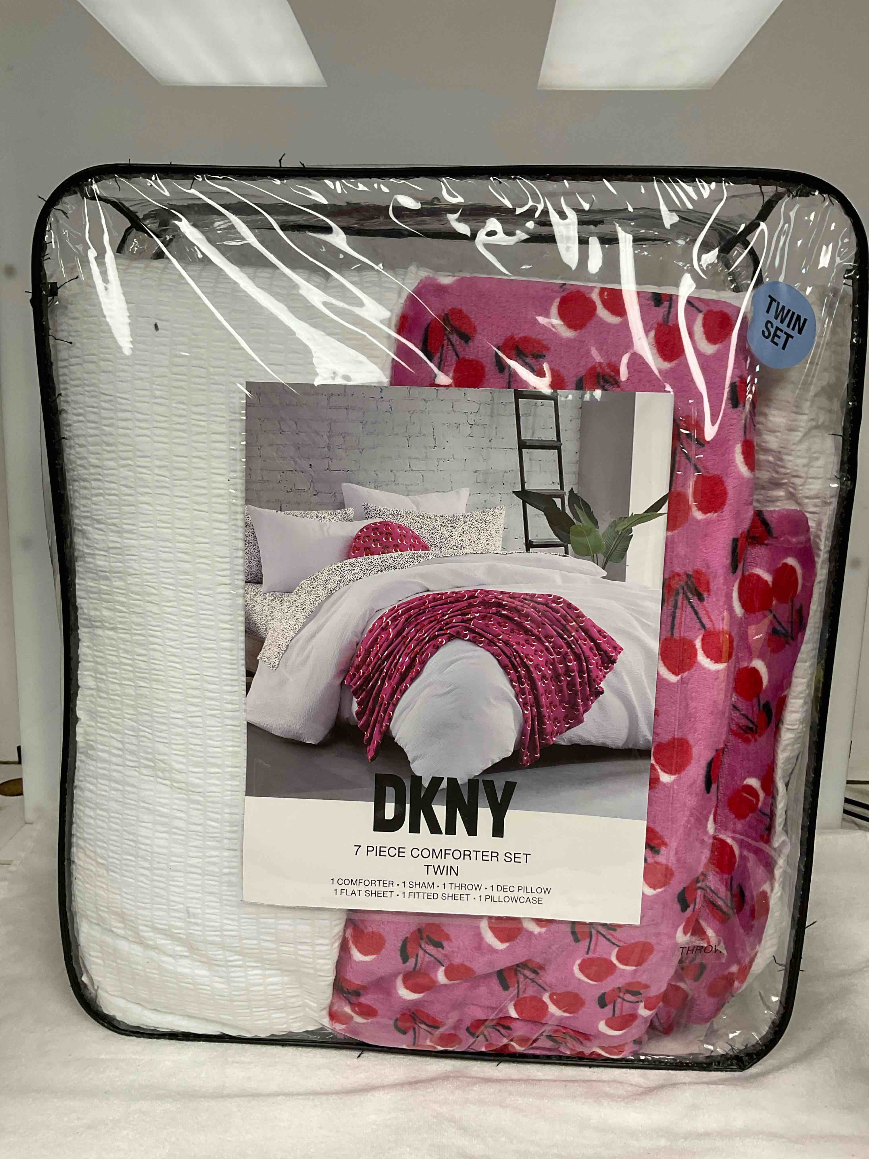 DKNY 7pc Twin Comforter Set 