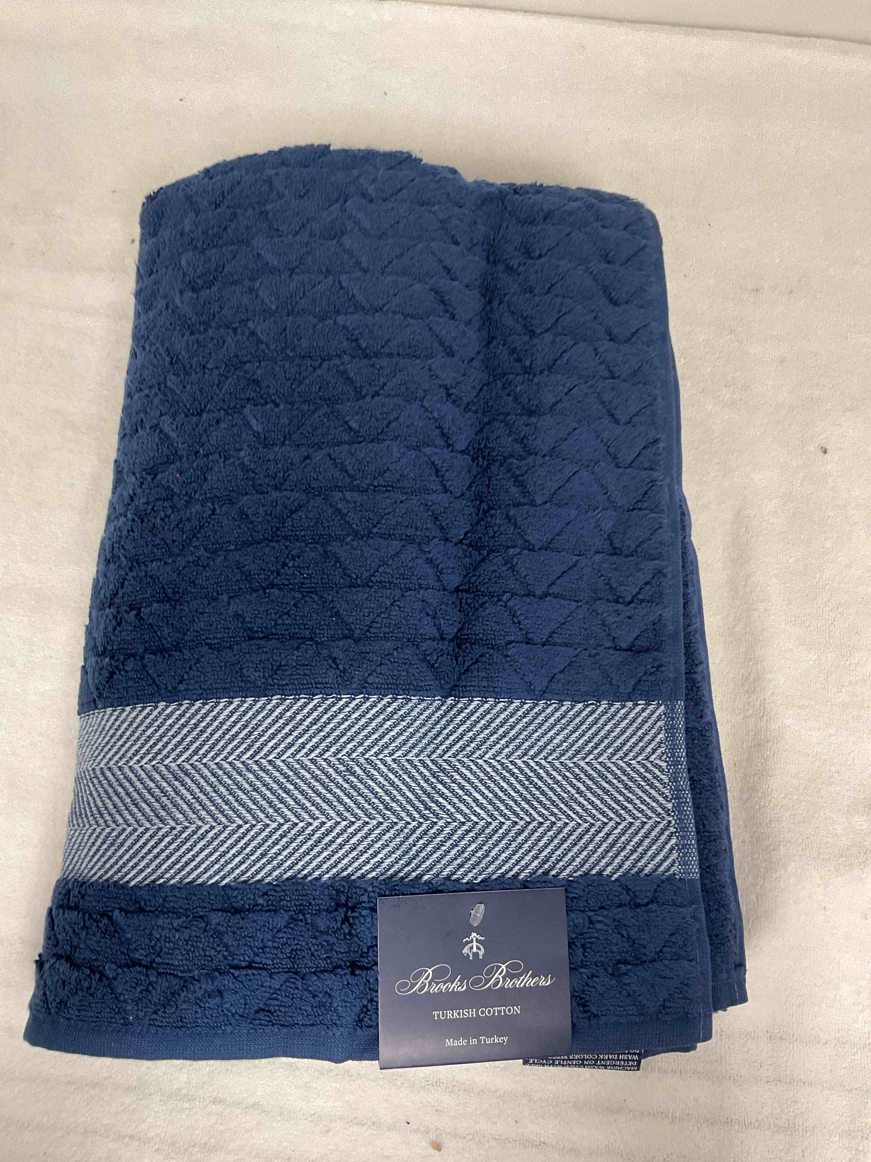 Brooks Brothers Bath Towel -NAVY 