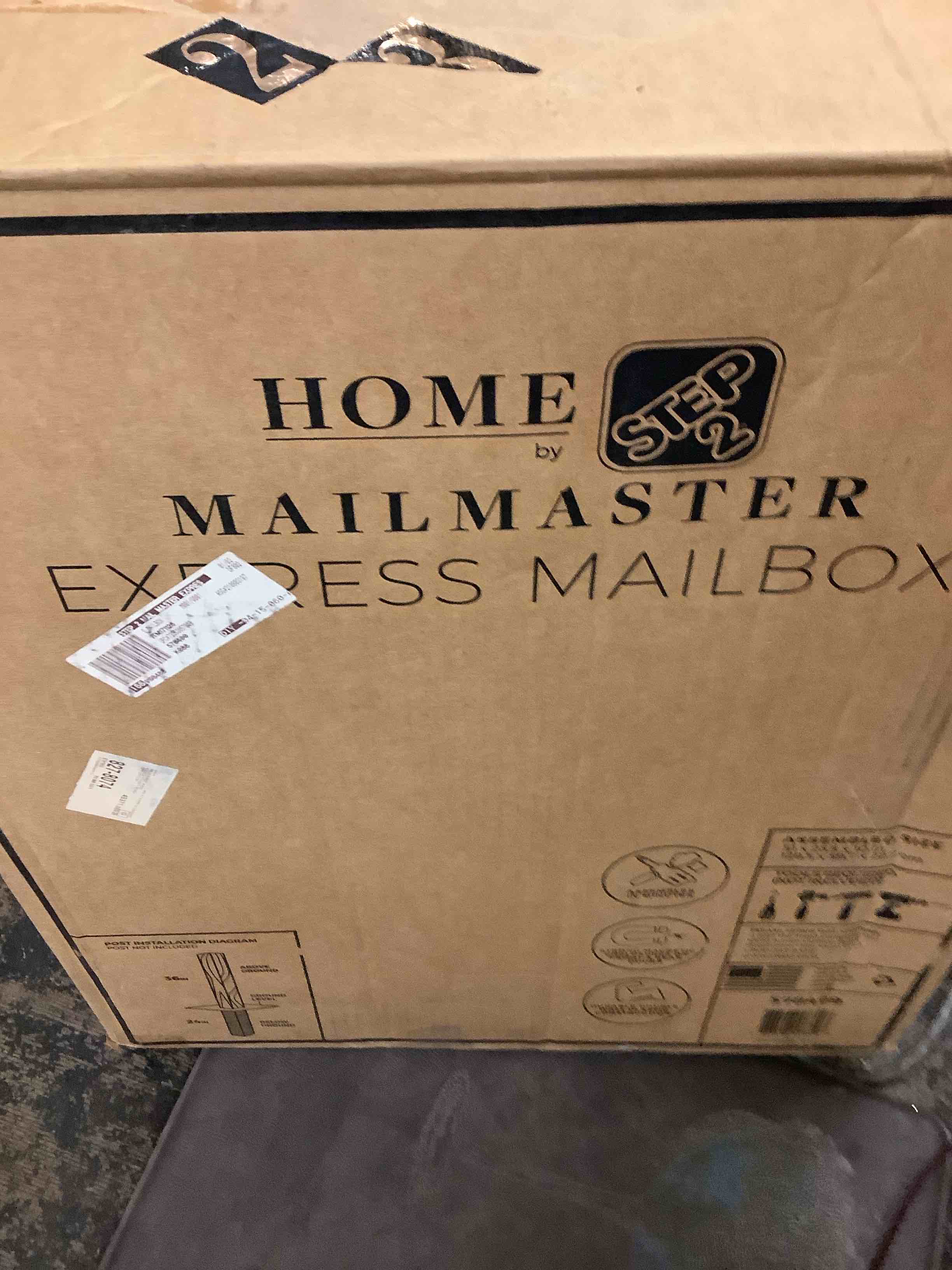 Condition photo showing Good Condition for mailbox 