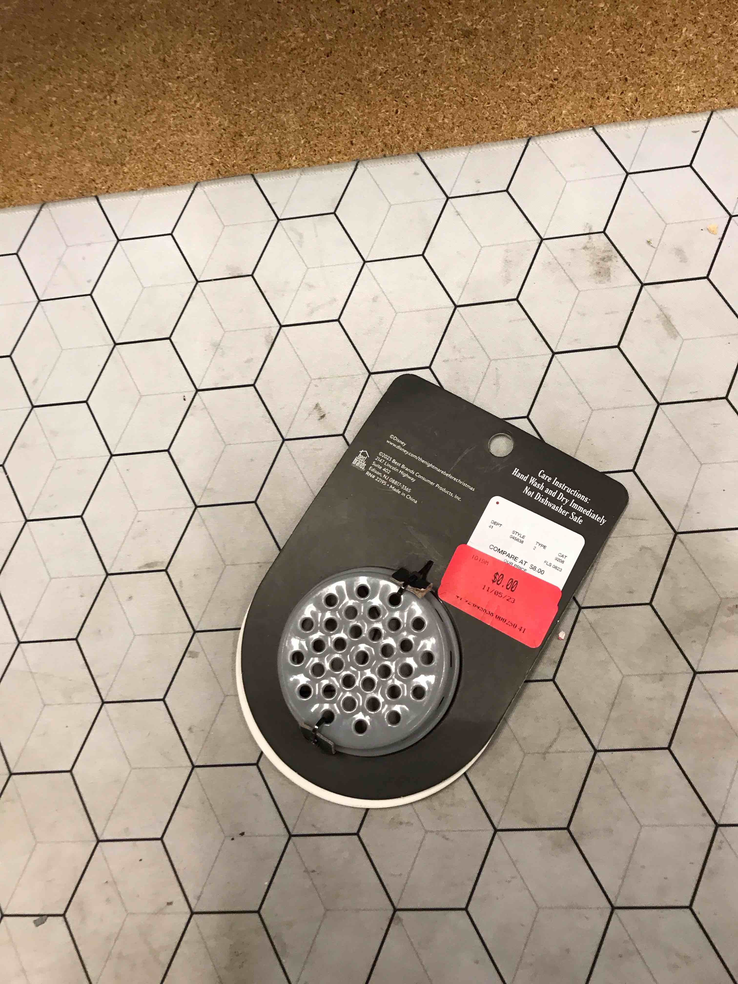 Condition photo showing New/Like New for sink strainer