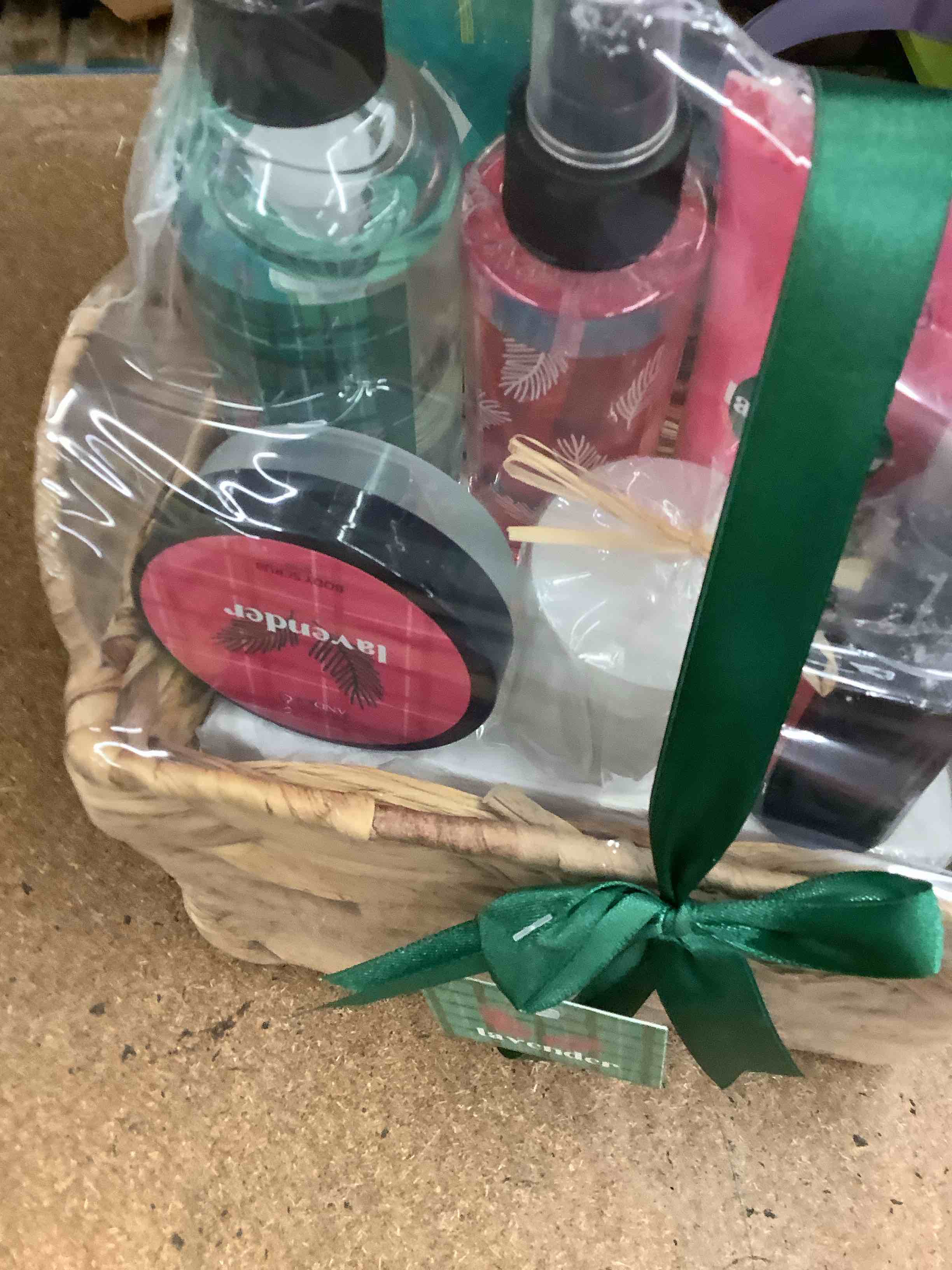 Lavender Spa Gift Set for Women and Men  Includes Shower Gel  Body Lotion  Bath Bombs  Relaxing Self-Care Kit