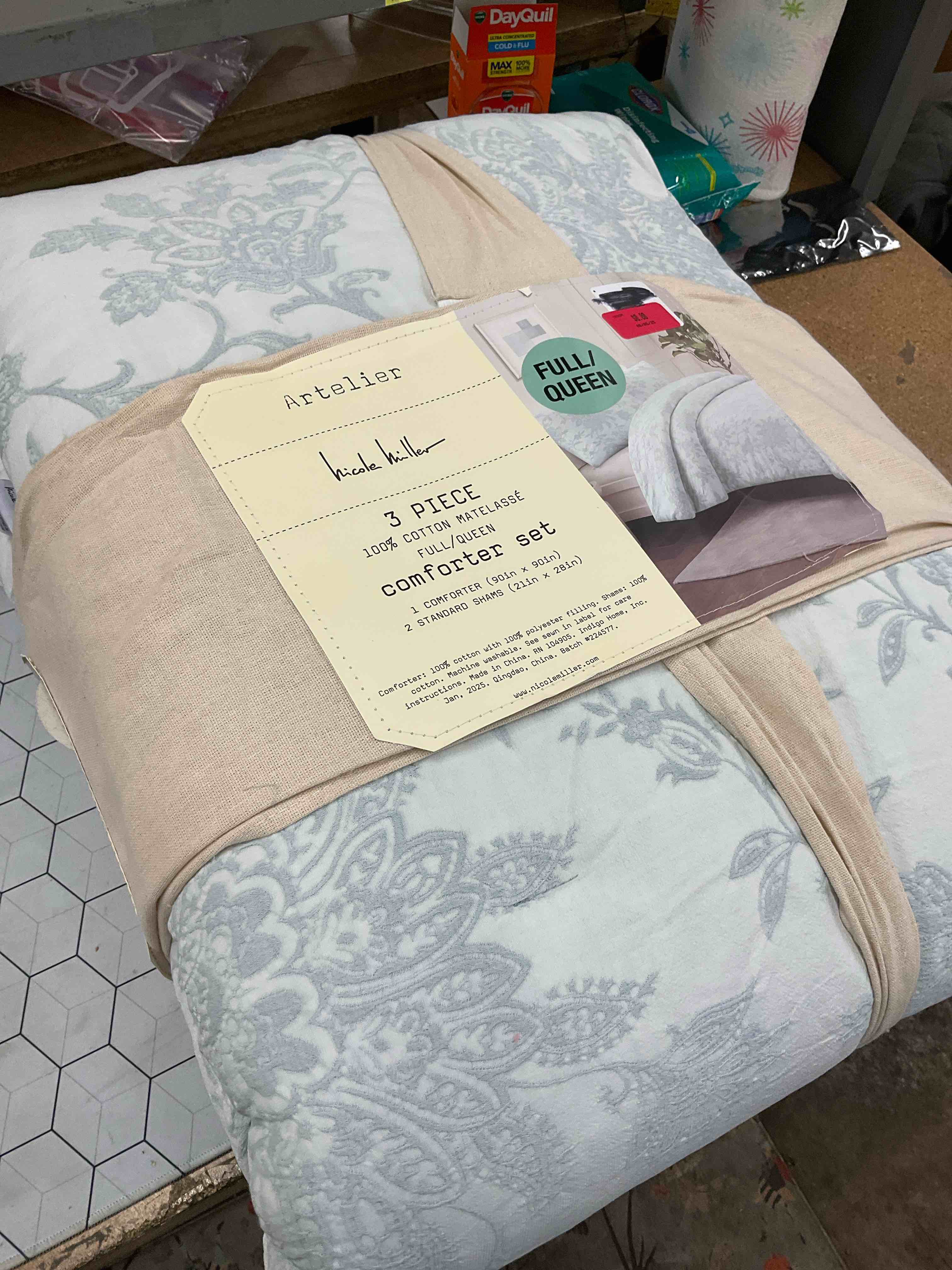 Nicole miller 3 piece queen comforter set 