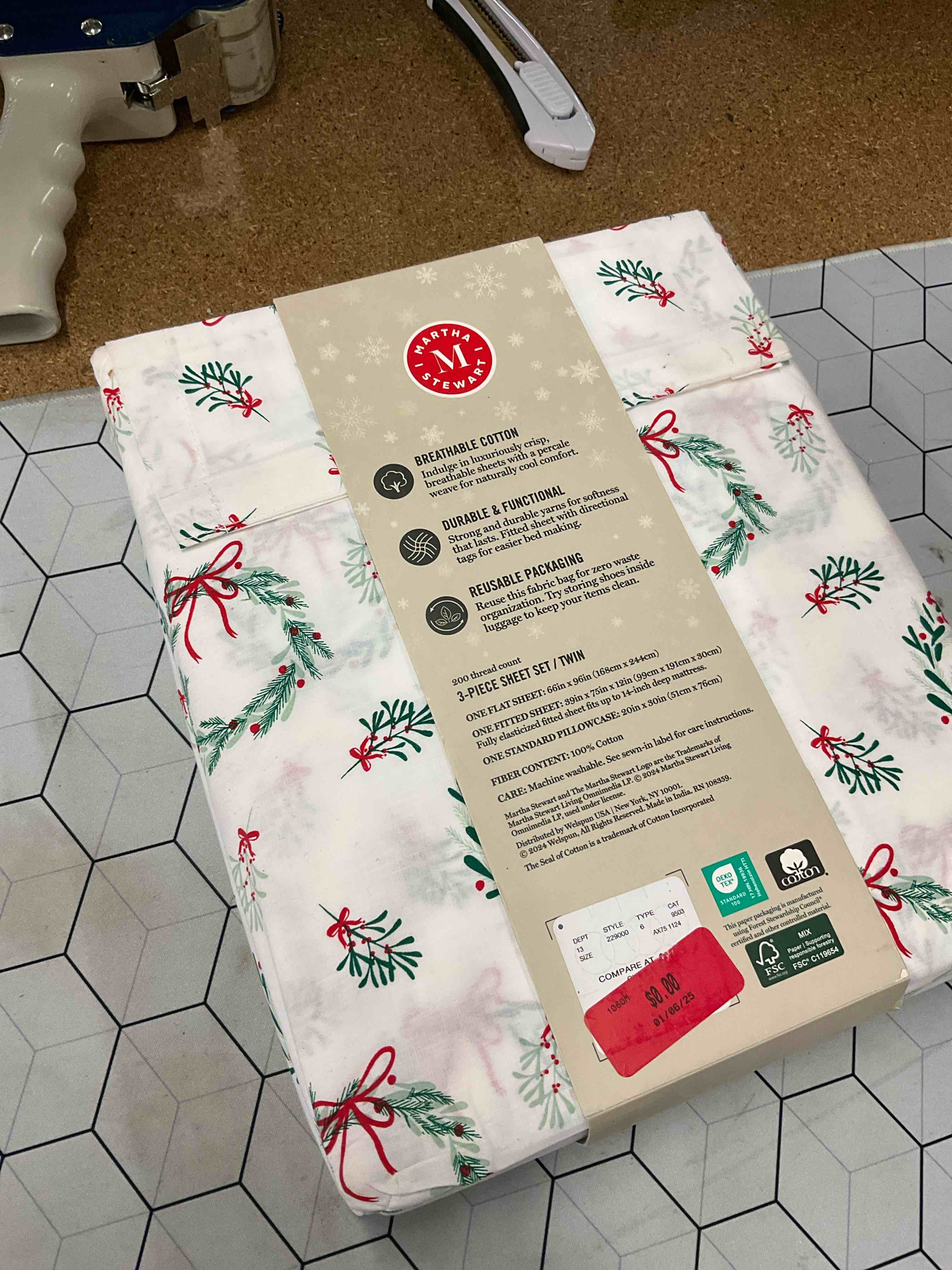 Condition photo showing Good Condition for twin sheet set