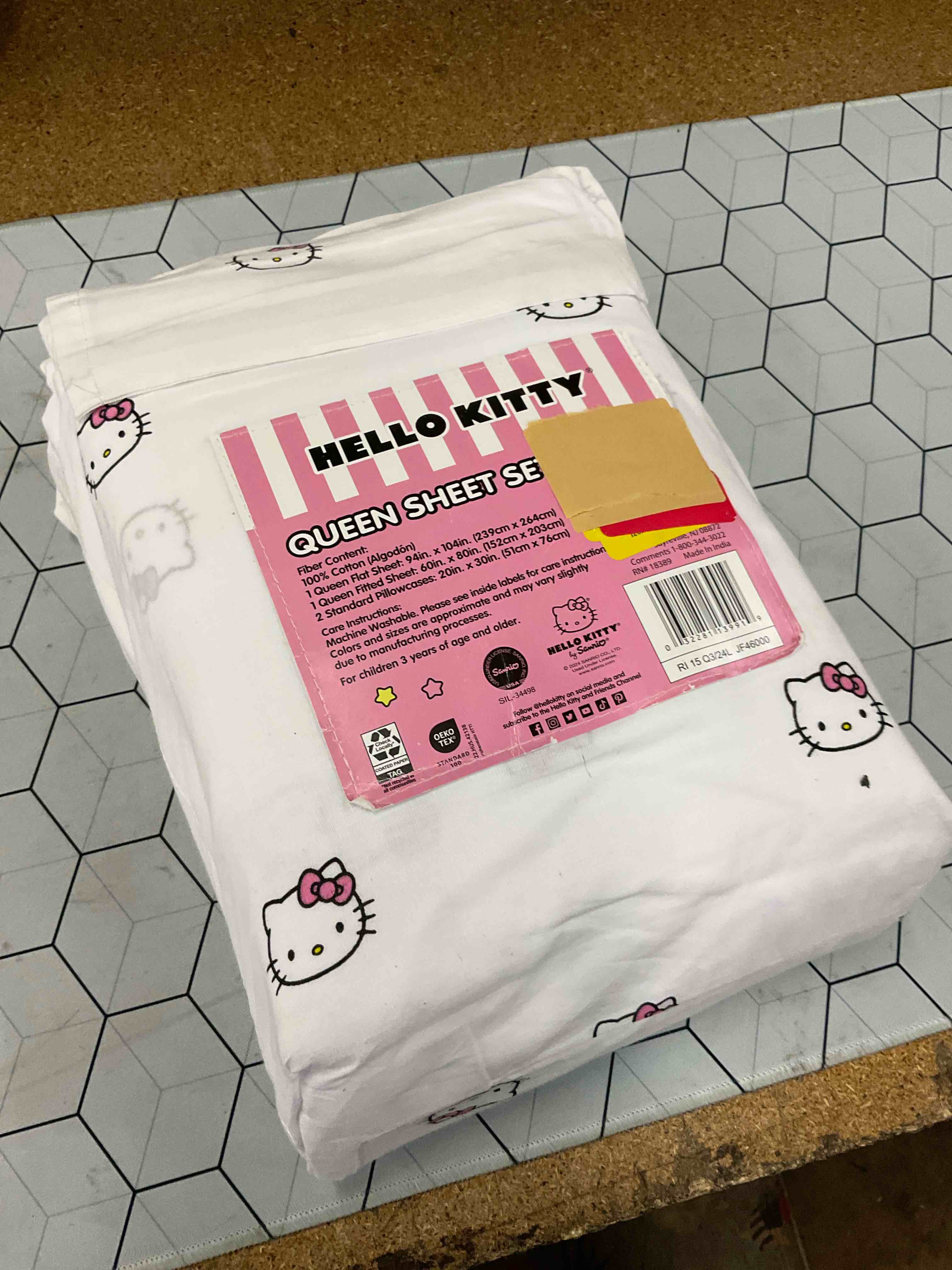 hello kitty queen sheet set 