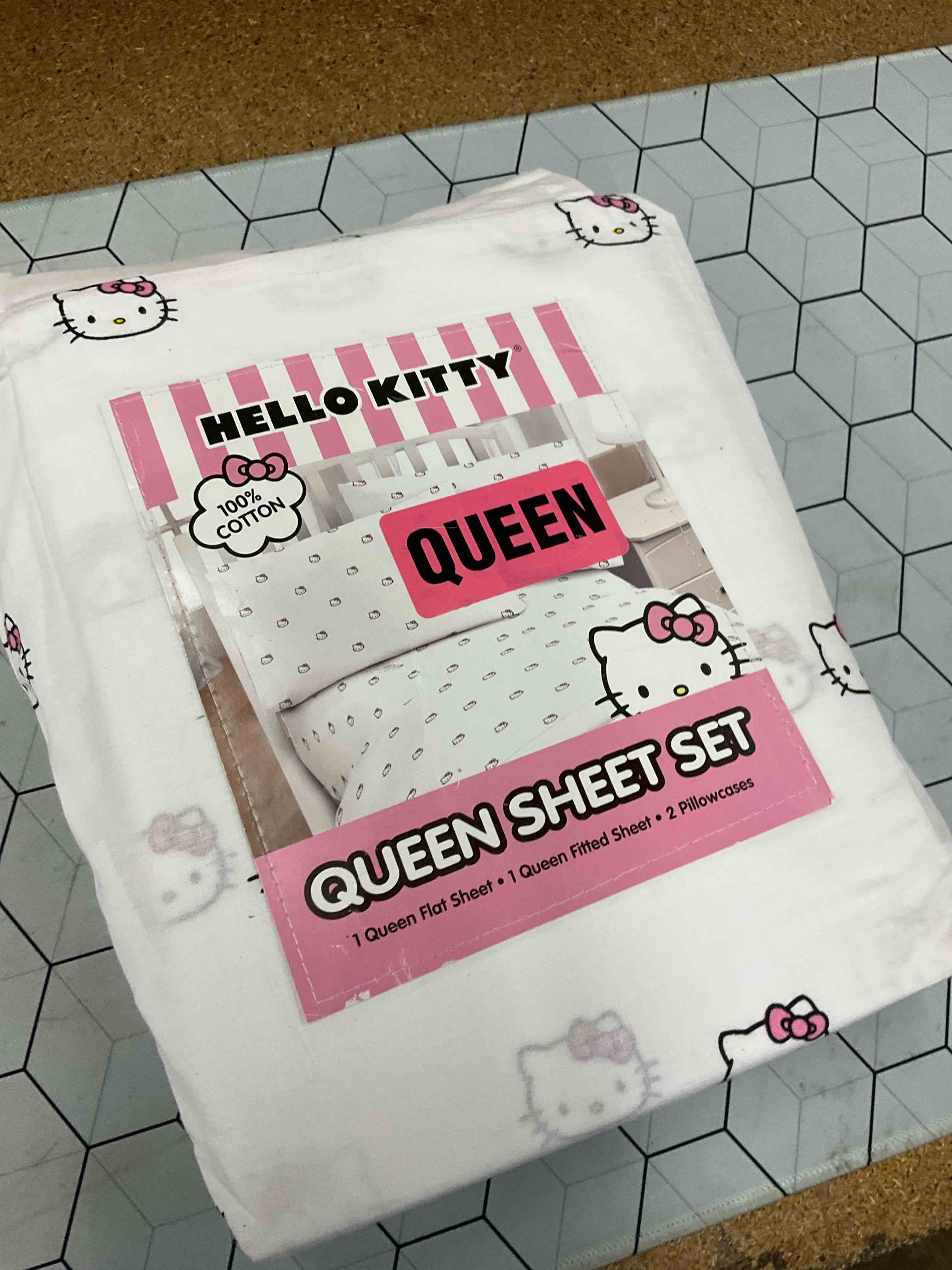 hello kitty queen sheet set 