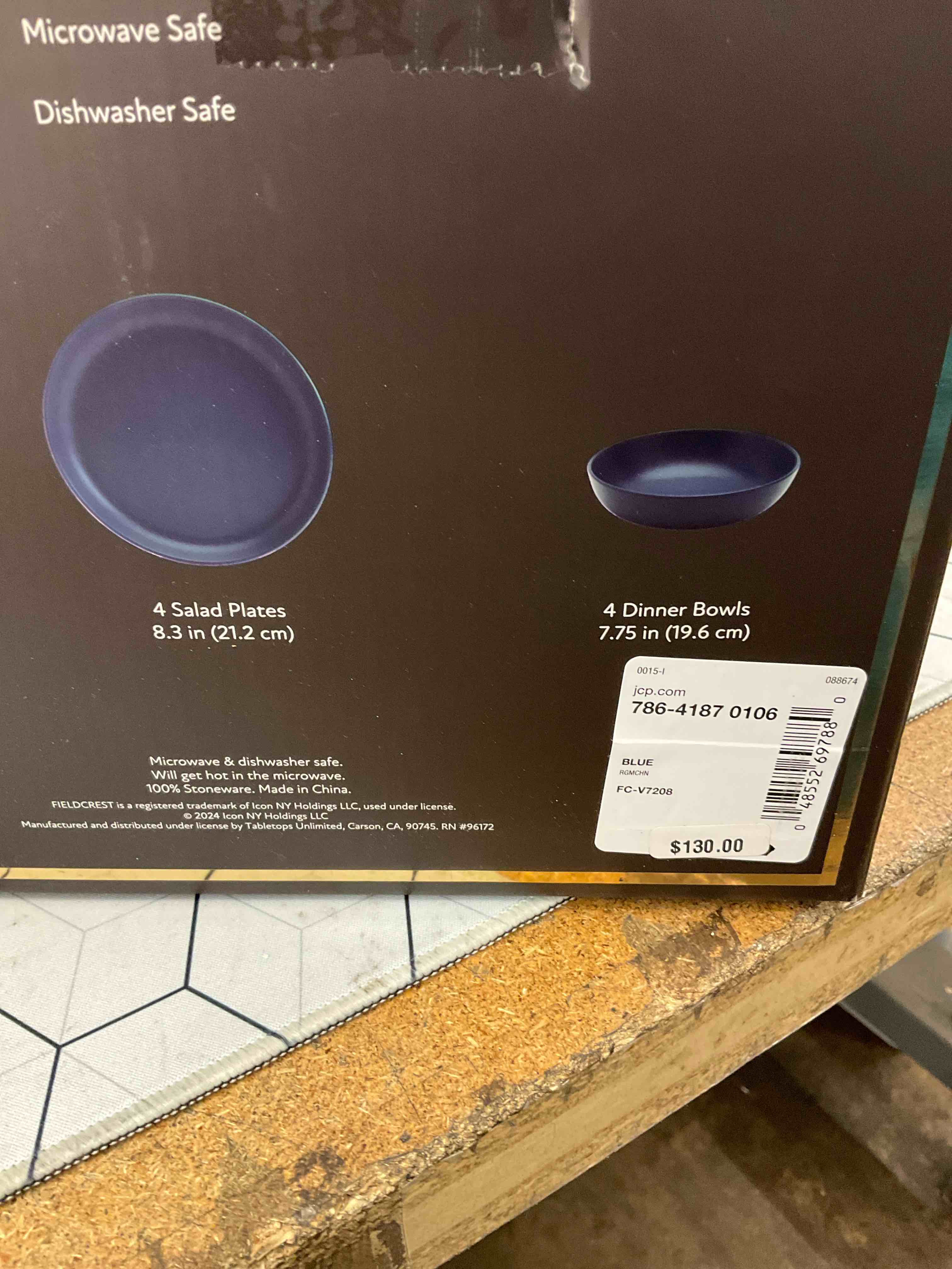 Condition photo showing As Is for 12 piece dinnerware set 