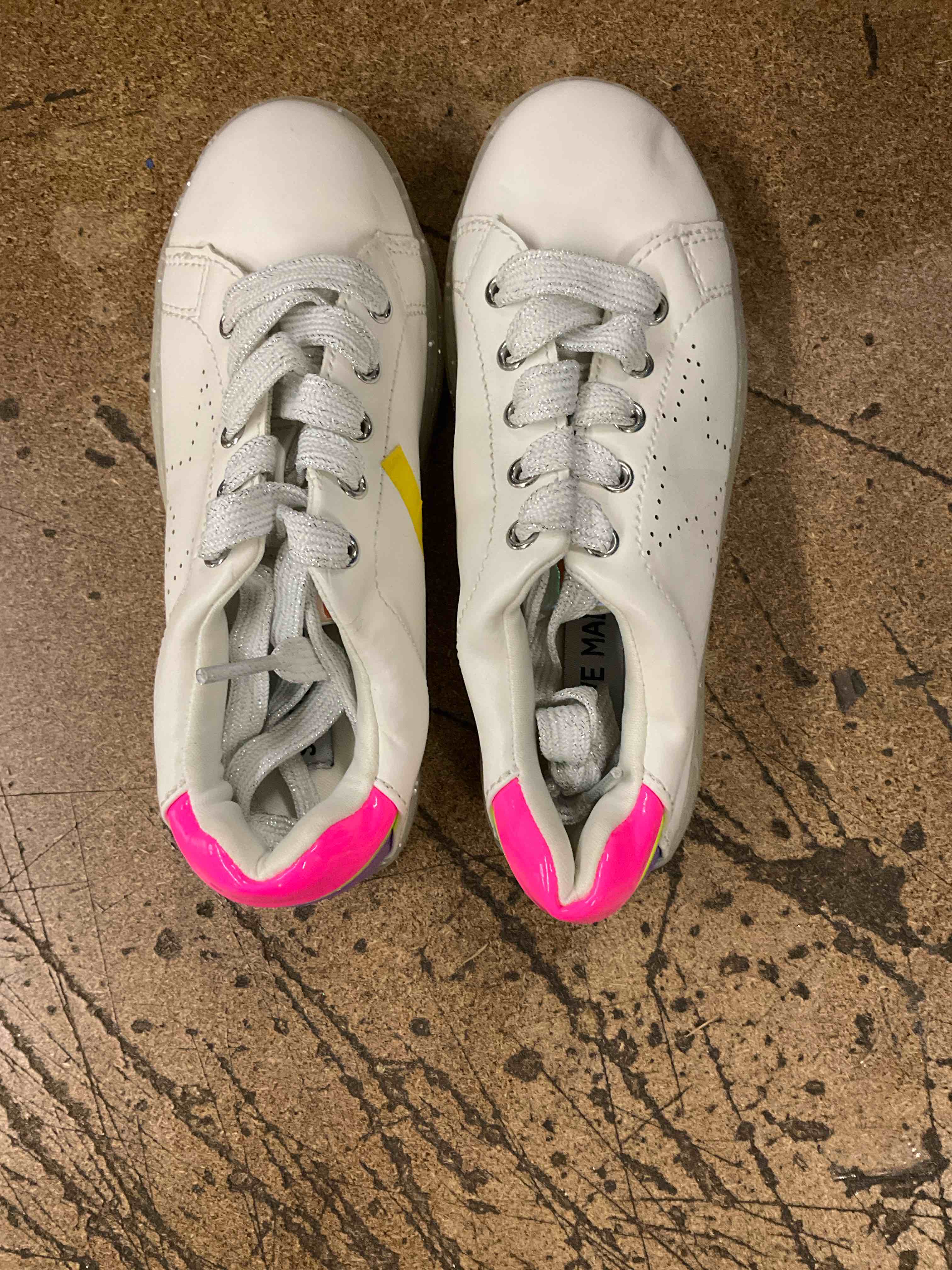 Condition photo showing Good Condition for shoes