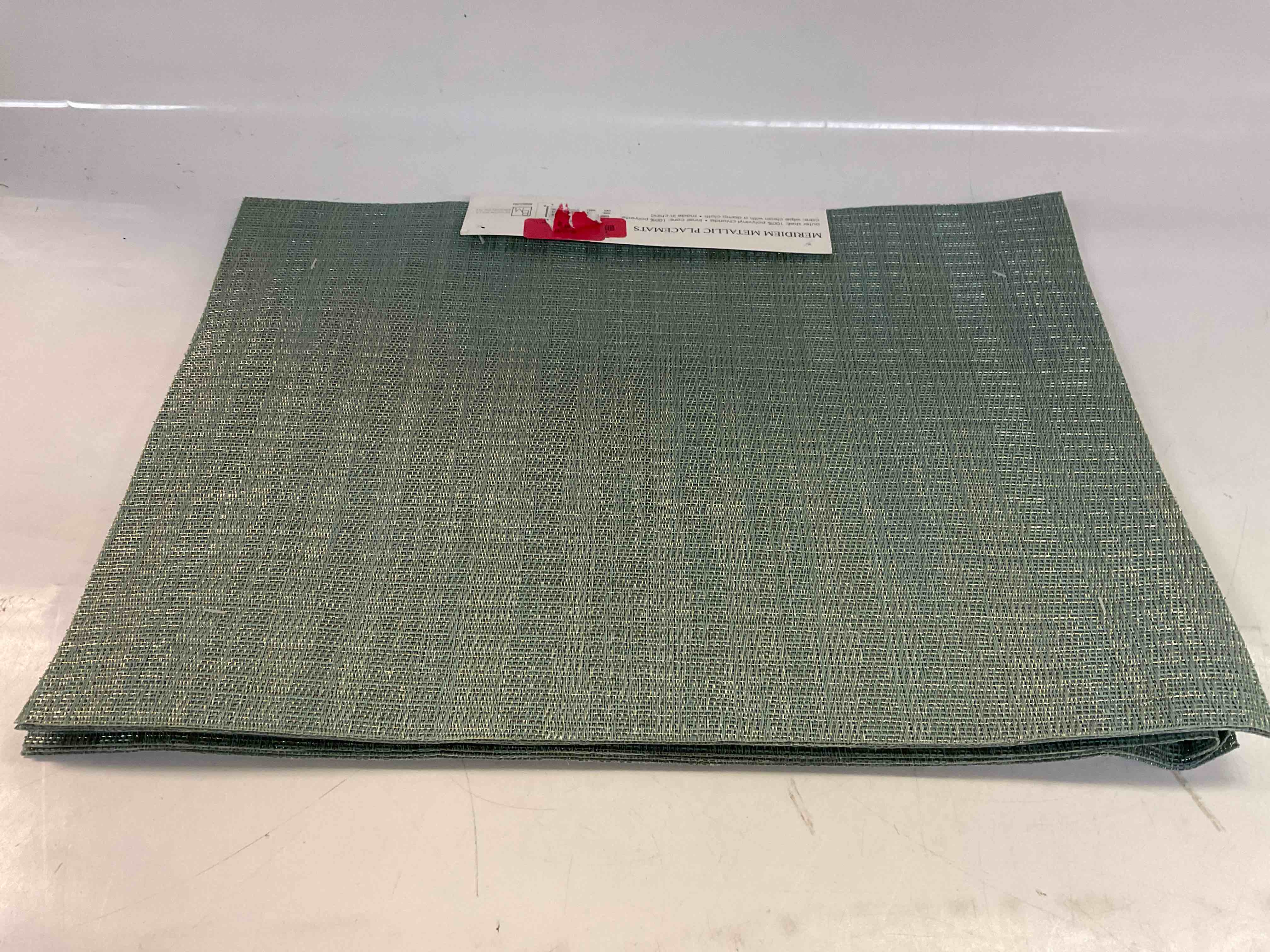 Meridiem Metallic Set of 6 Placemats
