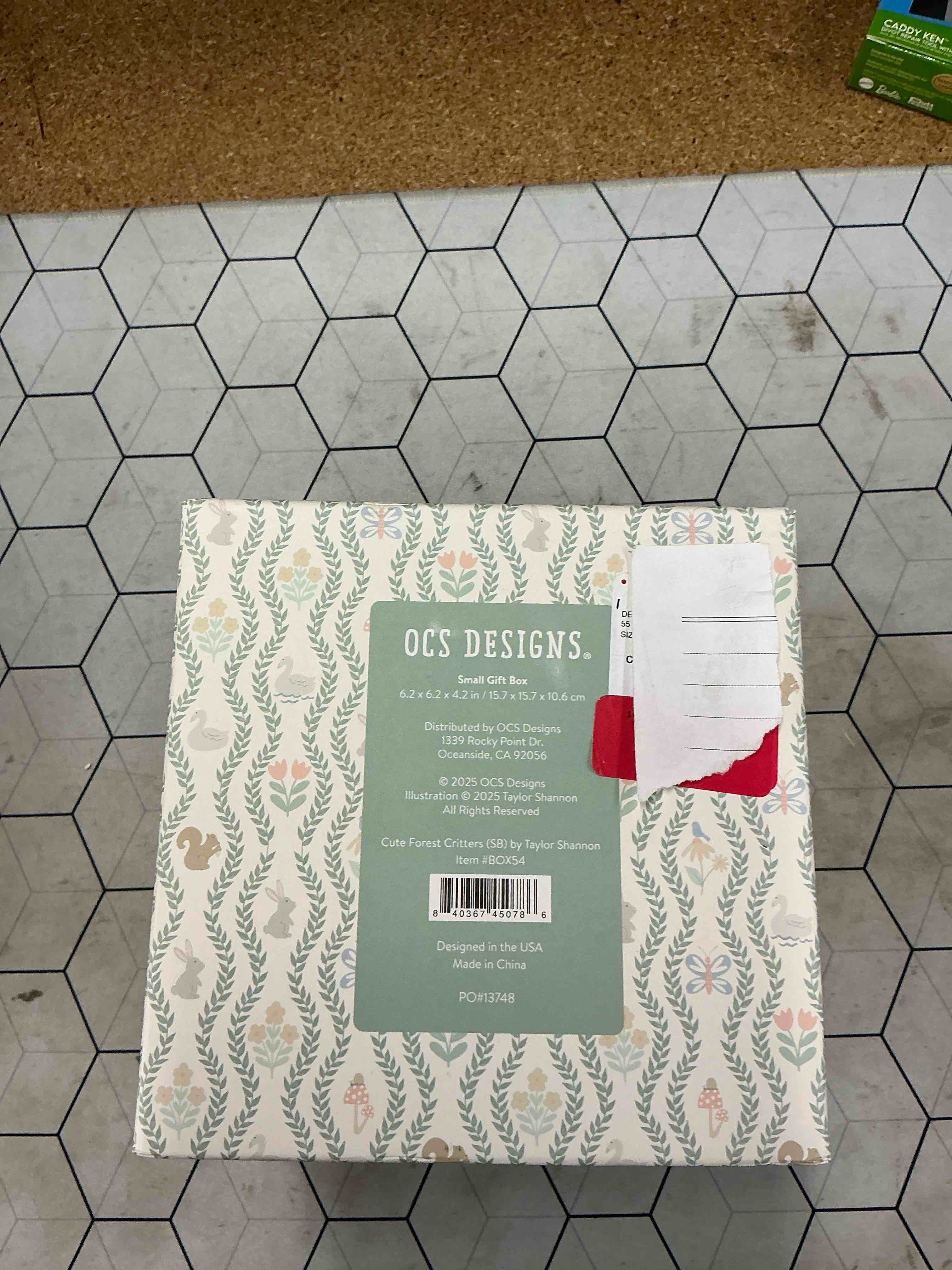 Condition photo showing Good Condition for small gift box