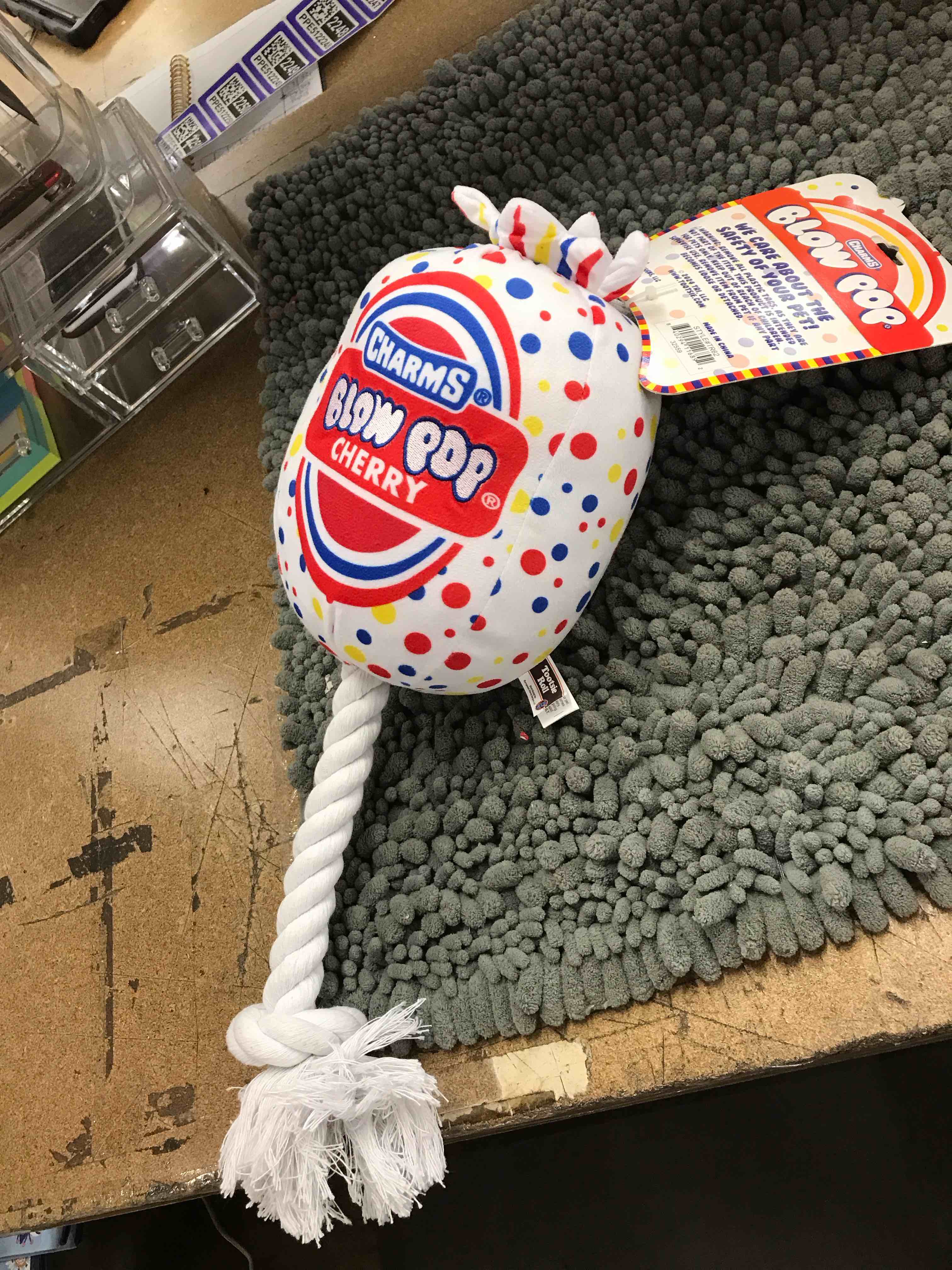 blow pop tug & fetch dog toy
