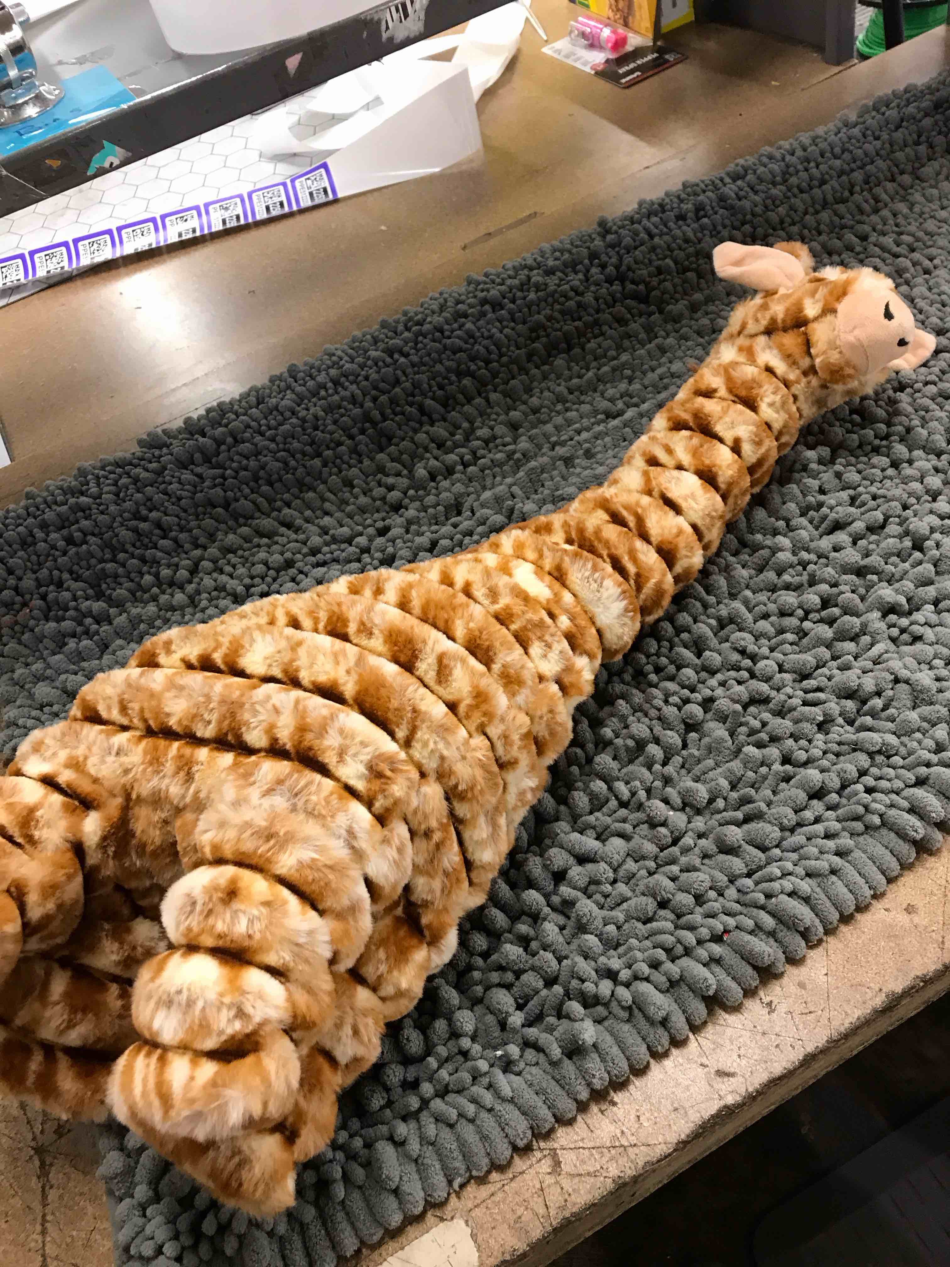 Condition photo showing New/Like New for giraffe dog toy