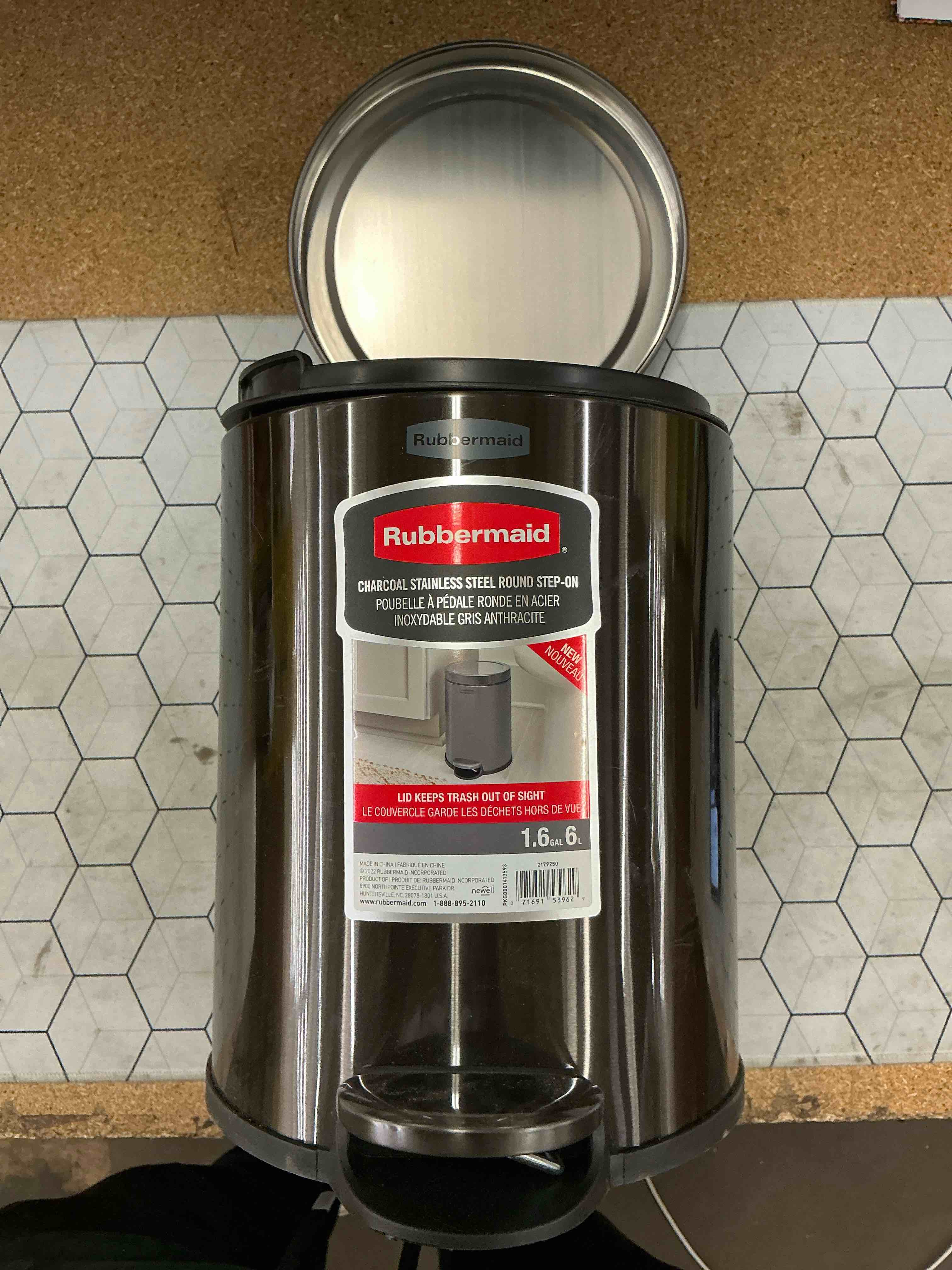 rubbermaid trash can 1.6 gal