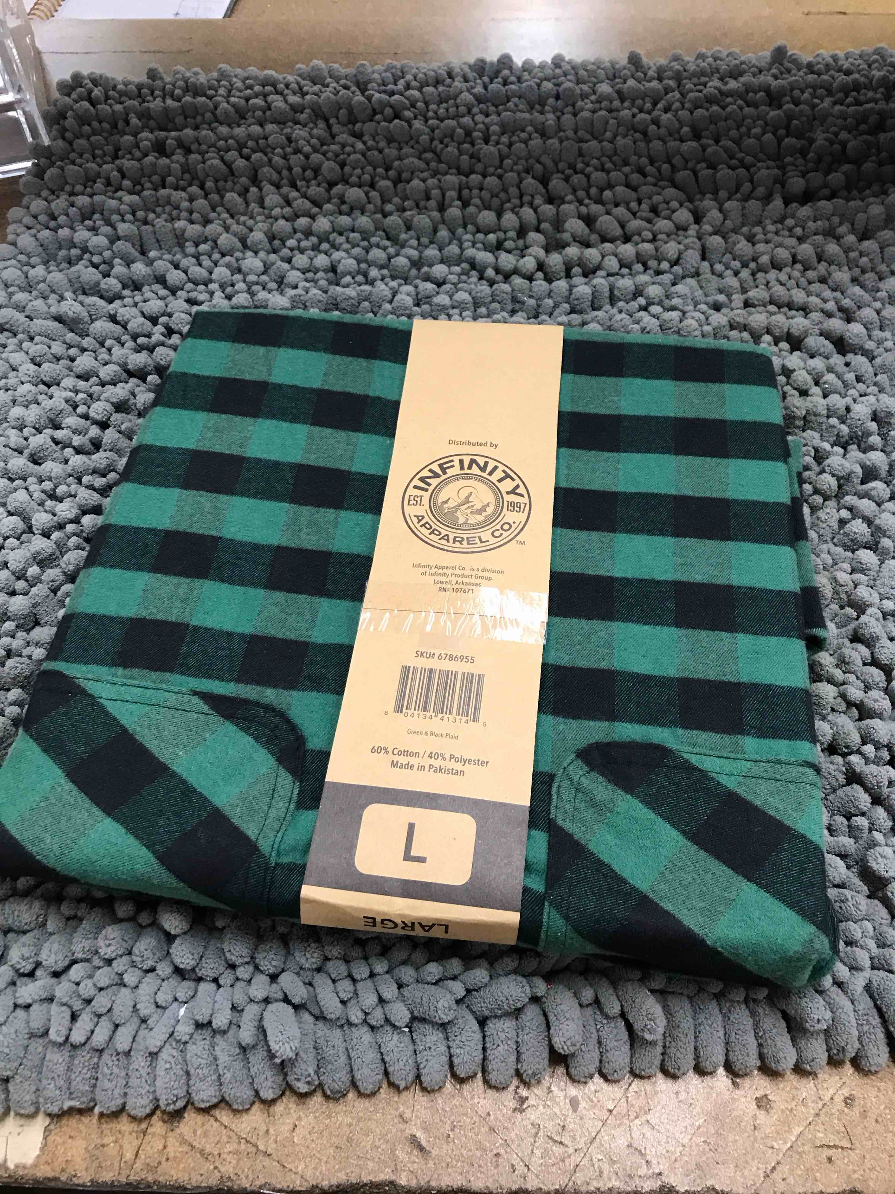 Condition photo showing New/Like New for relaxed fit flannel shirt