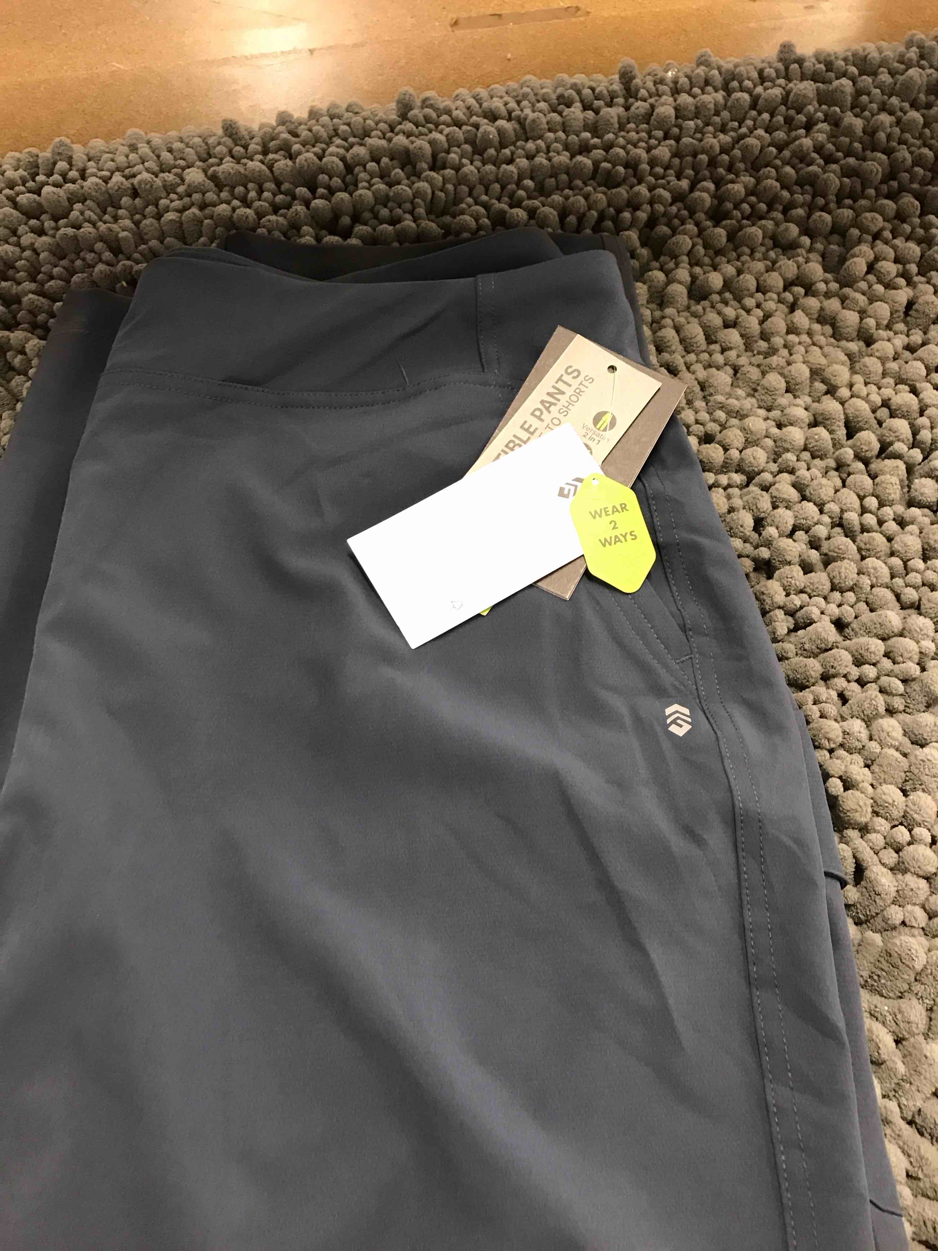 Condition photo showing New/Like New for free country convertible pant to shorts