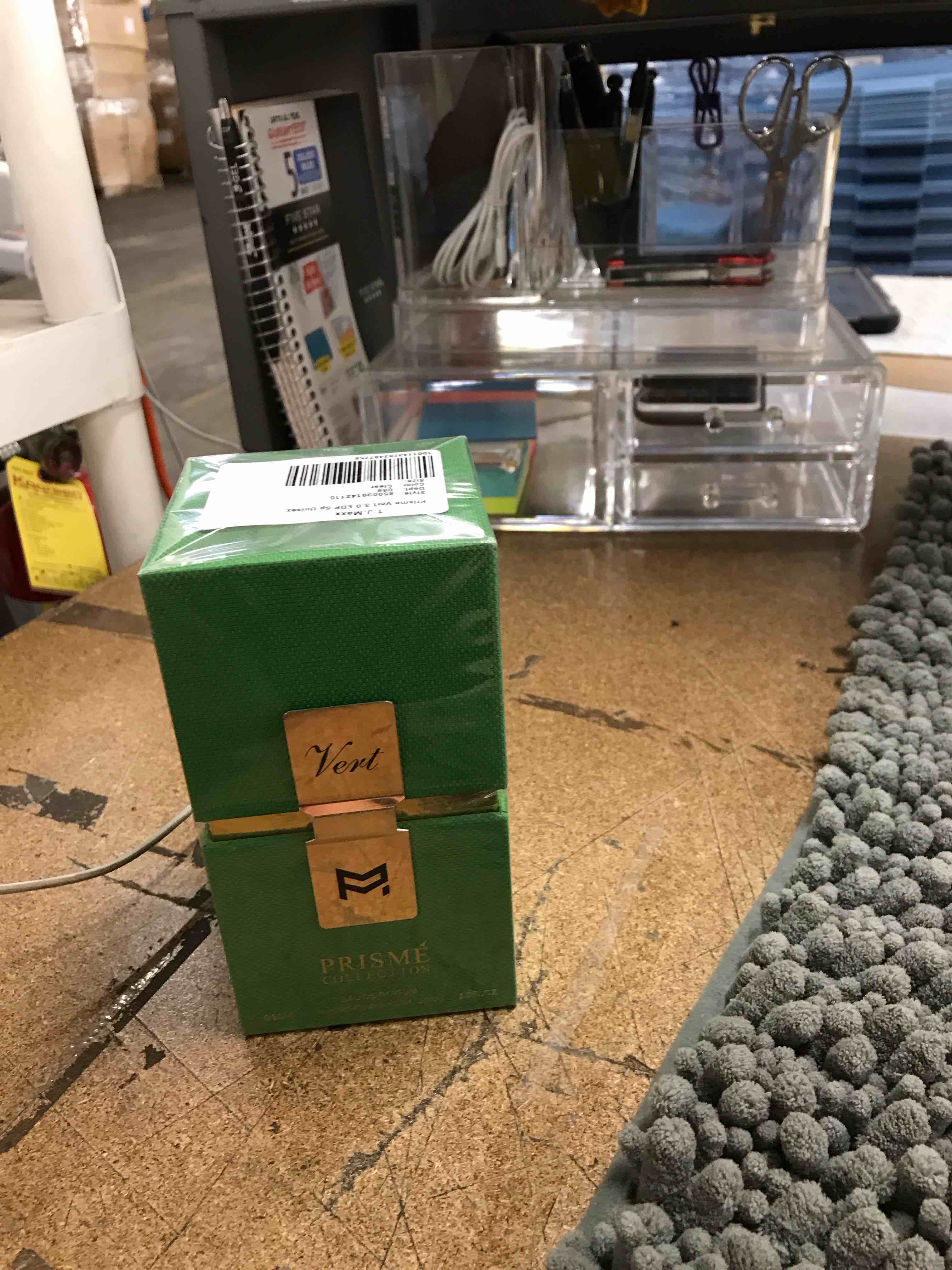 Condition photo showing New/Like New for prisme collection vert by patek maison